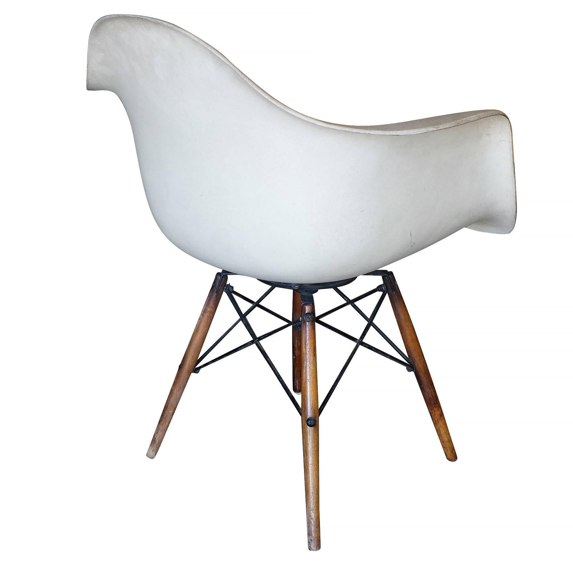 American Eames DAW Fiberglass Armchair w/ Dowel Base for Herman Miller 