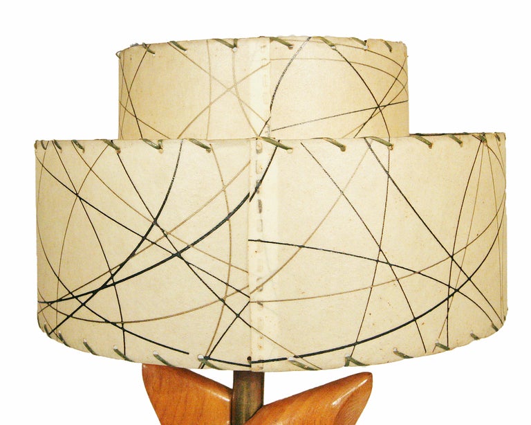 Yasha Heifetz Freiform-Tischlampen aus Eiche und Messing, Paar (Moderne der Mitte des Jahrhunderts) im Angebot