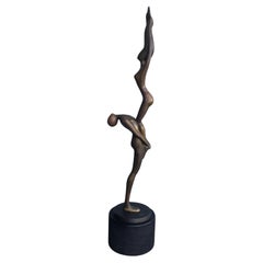 Grande sculpture abstraite « Lovers » en bronze sur socle en acier émaillé