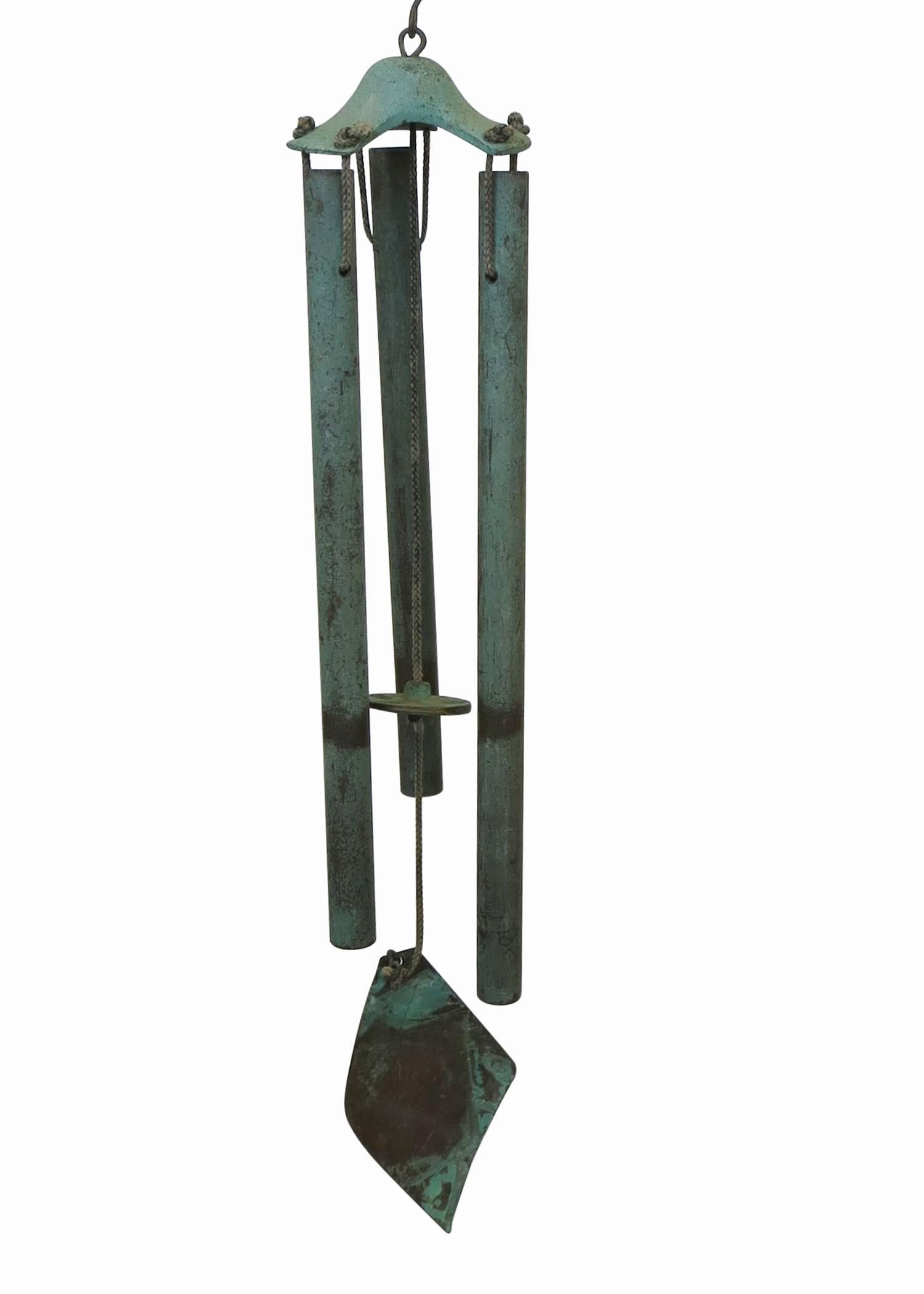 Walter Lamb Attributed Modernist Bronze Tubing and Sheet Bronze Wind Chimes with a sound similar to church bells. From the beaches of Hawaii Walter Lamb created wonderful Furniture and Accessories in the 1950s and 1960s.

Set of two

Smallest: