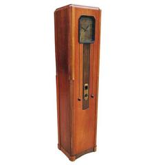 Radio-réveil Westinghouse "Columnaire" par Raymond Loewy