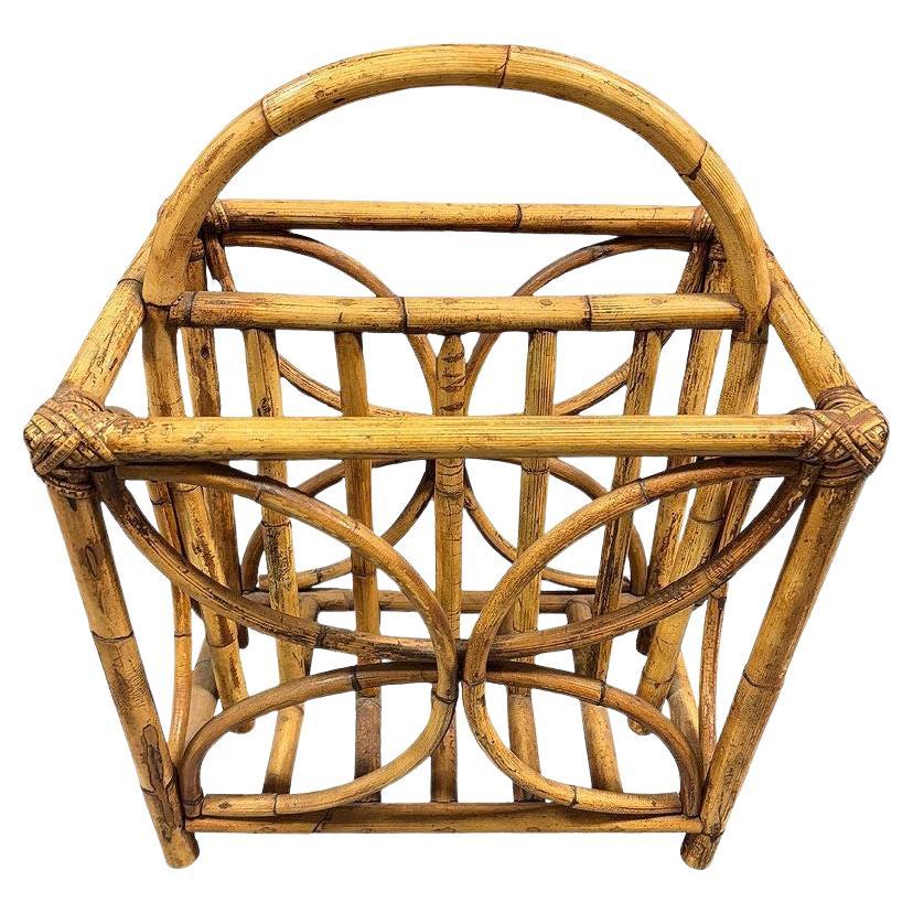 Portariviste in rattan "Butterfly" di metà secolo con maniglia