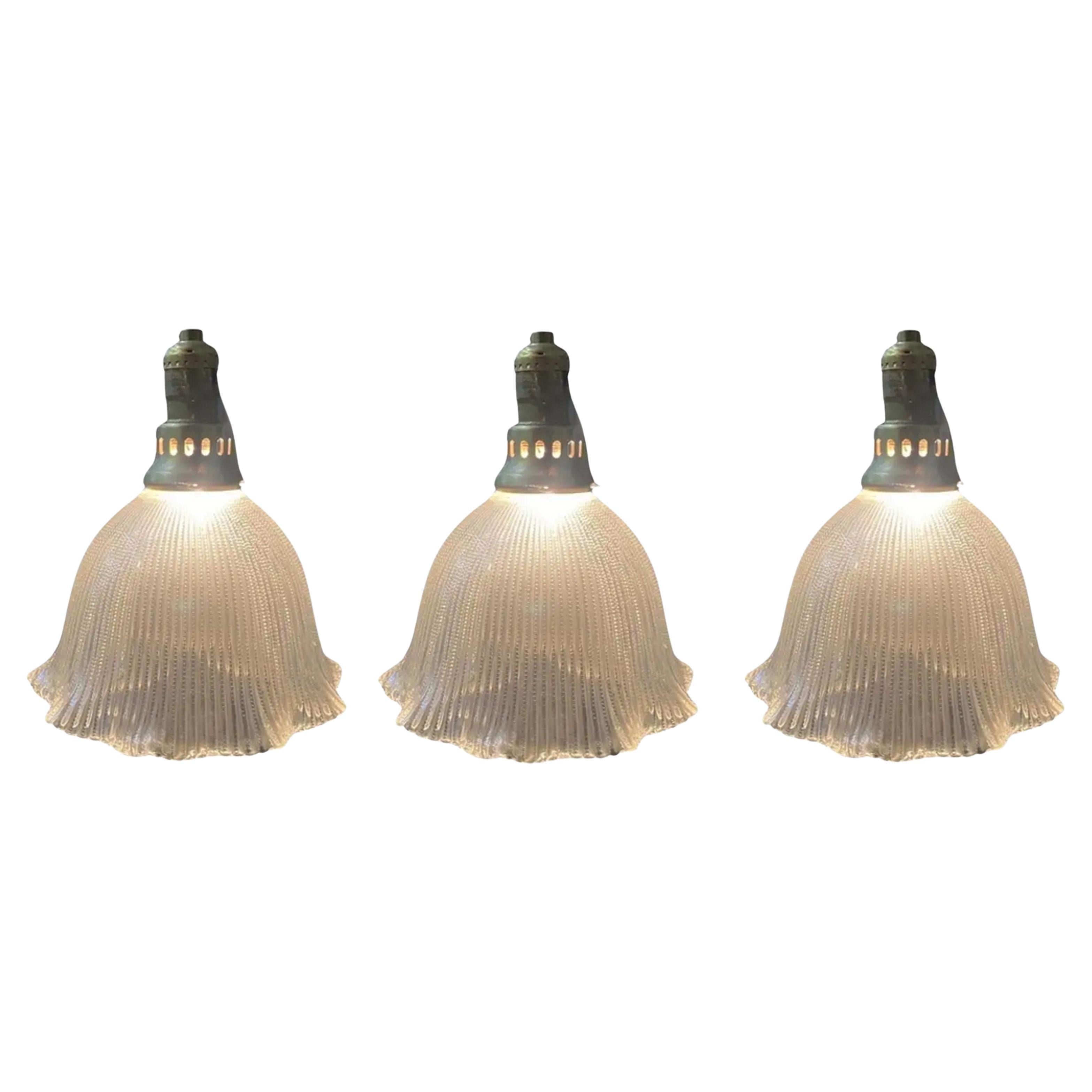 Juego de 3,  Lámpara Colgante de Techo de Par de Cristal Holófano de Campana con Latón en venta