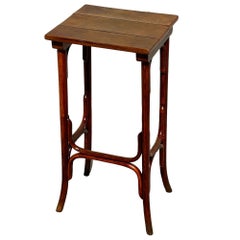 Vienna Secession Bent Oak Pedestal Short Size Side Nesting Table by Thonet