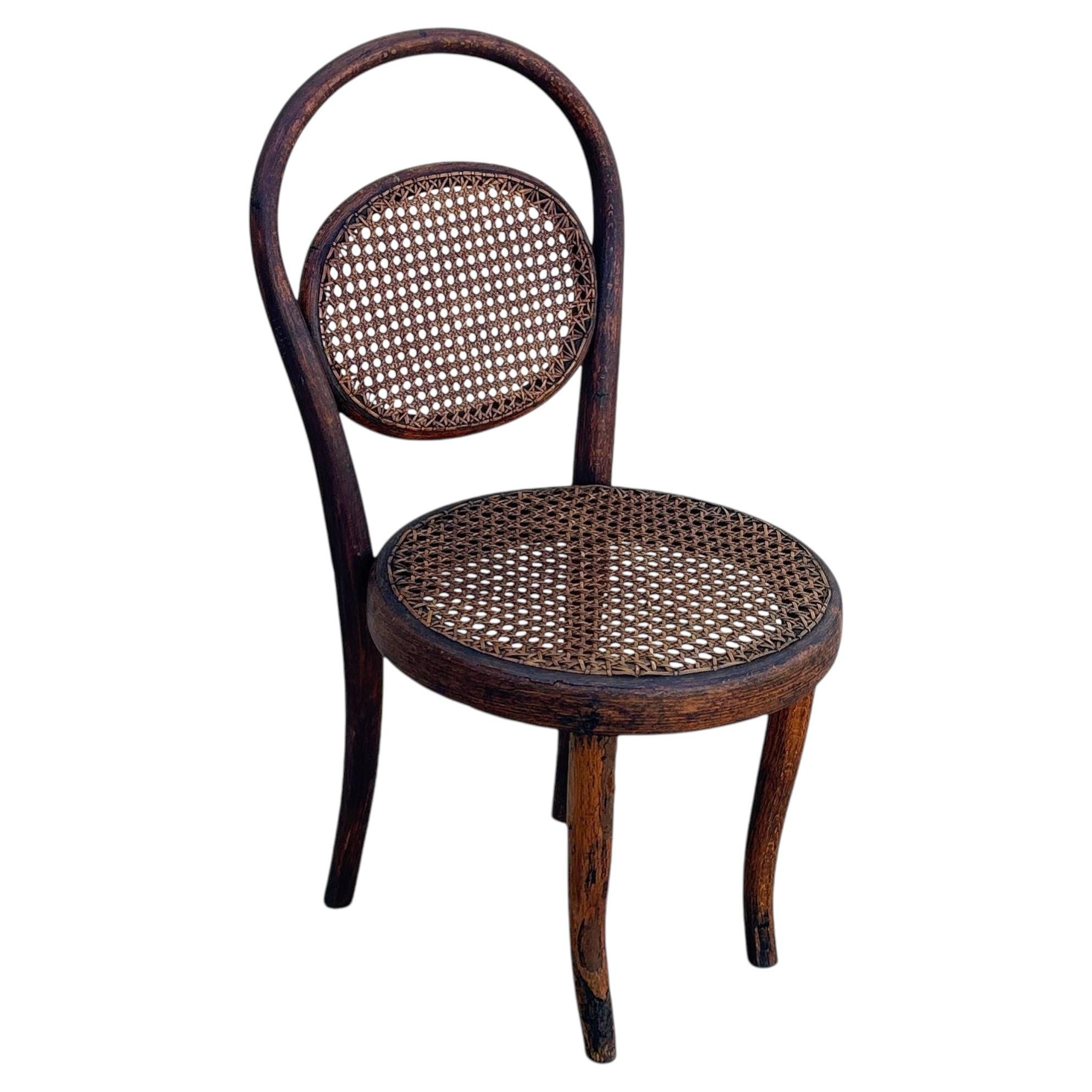 Chaise d'enfant de style « Bistro » en chêne courbé et rotin « Sécession de Vienne » de Thonet, n° 015 en vente