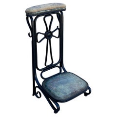 Piegatoio da preghiera "Prie-Dieu" in rovere curvato laccato nero, stile Secessione viennese, di Thonet