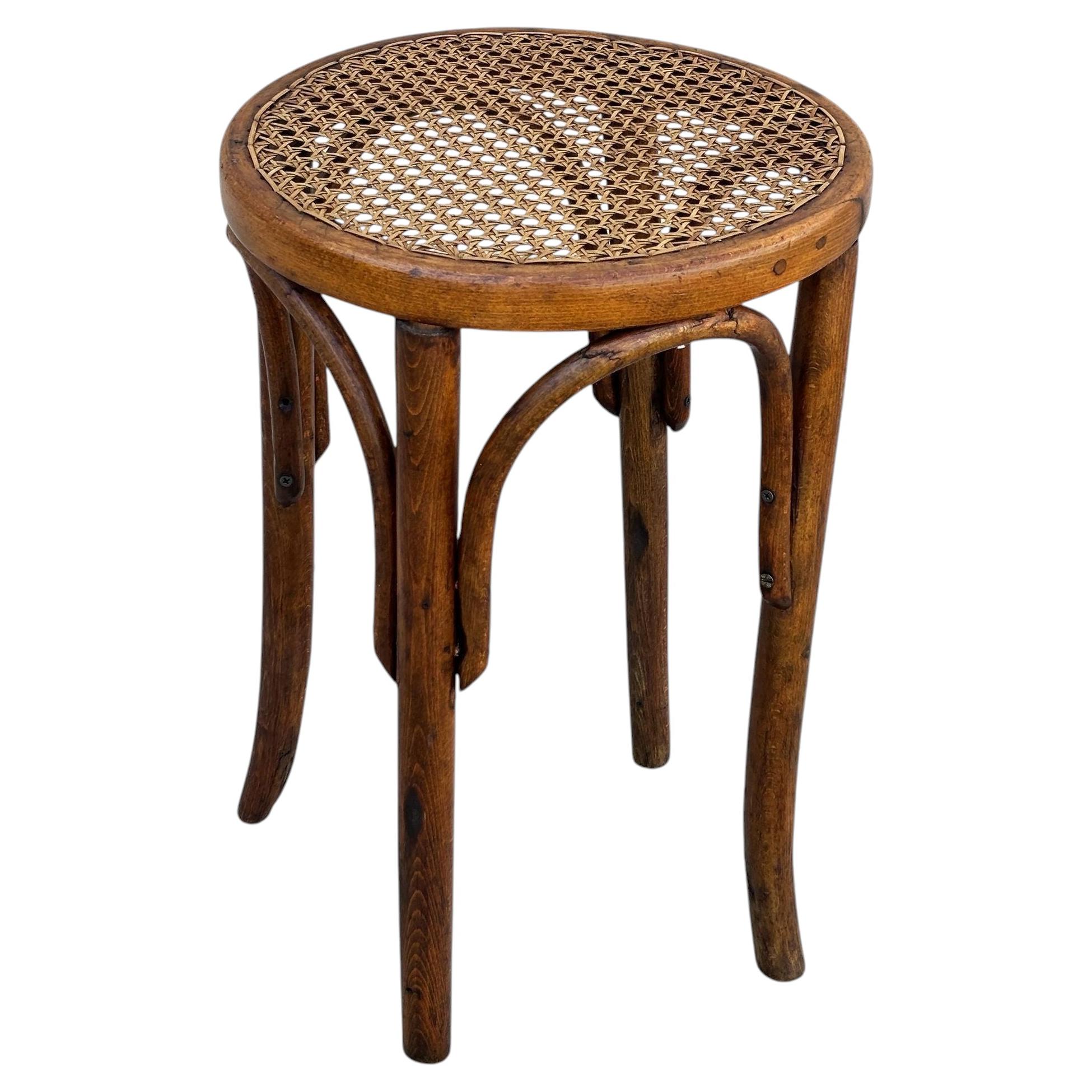 How do I identify a Thonet?