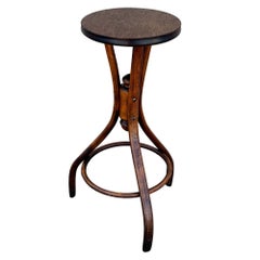 Pflanzenständer im spätviktorianischen Thonet-Stil aus gebogenem Eichenholz mit drei Beinen, Sockeltisch
