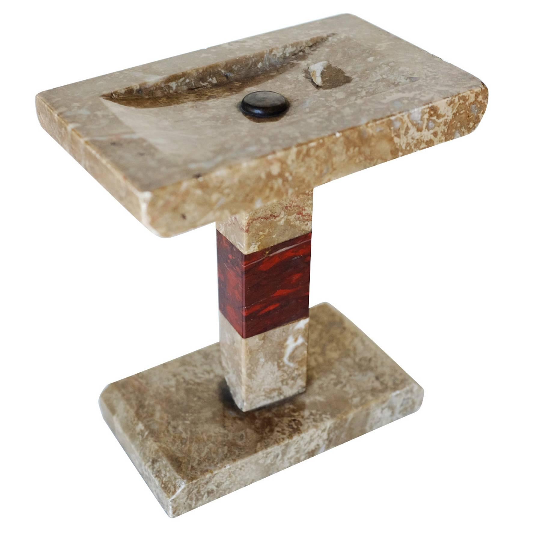 Paar italienische Art-Déco-Kaminuhren aus Marmor mit passenden Garnituren im Angebot 2