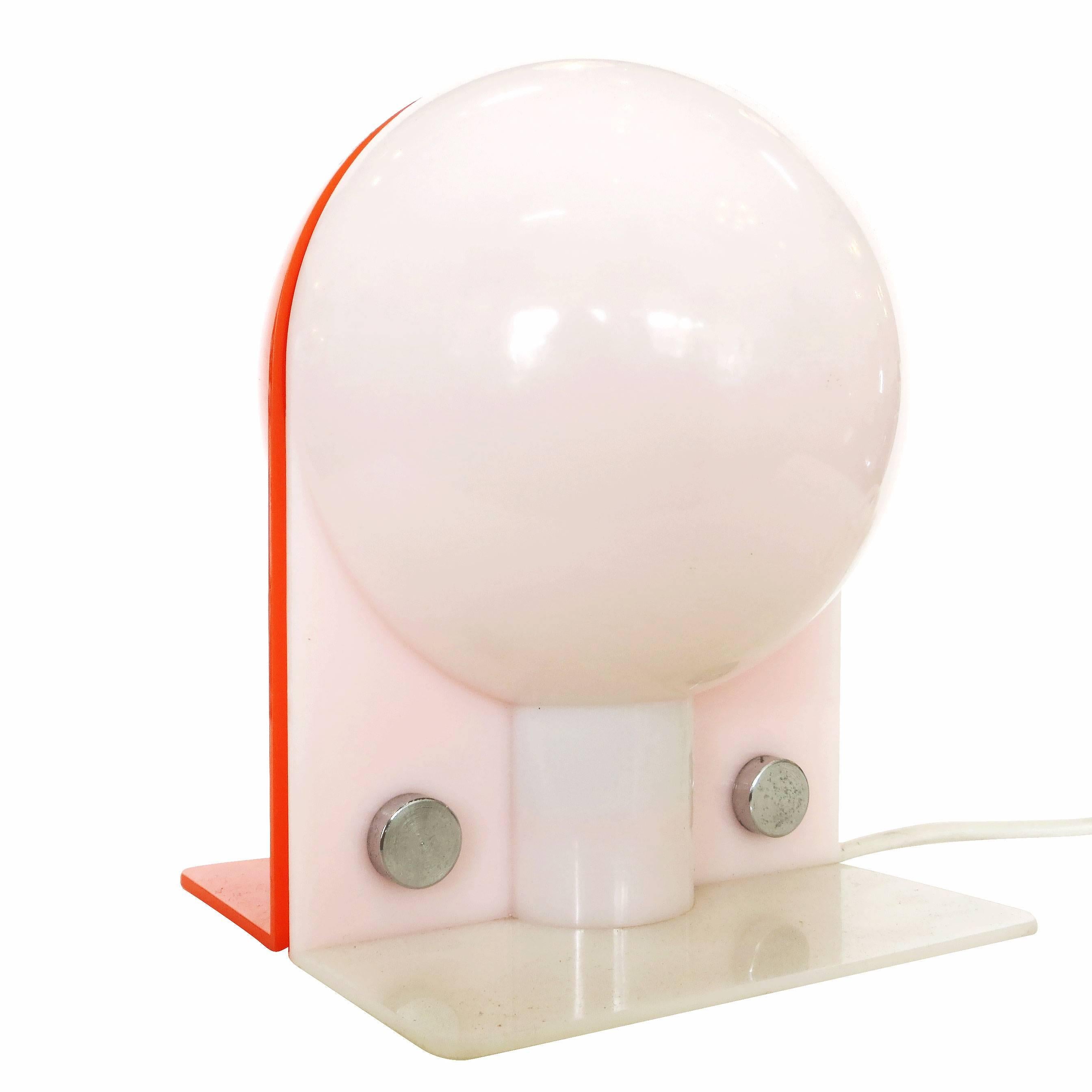 Late 20th Century Postmodern Italian Pexiglass Orange/White Table Lamp by Brazzoli for Guzzini