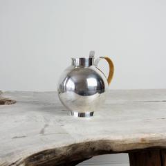 Carafe en argent de Sylvia Stave