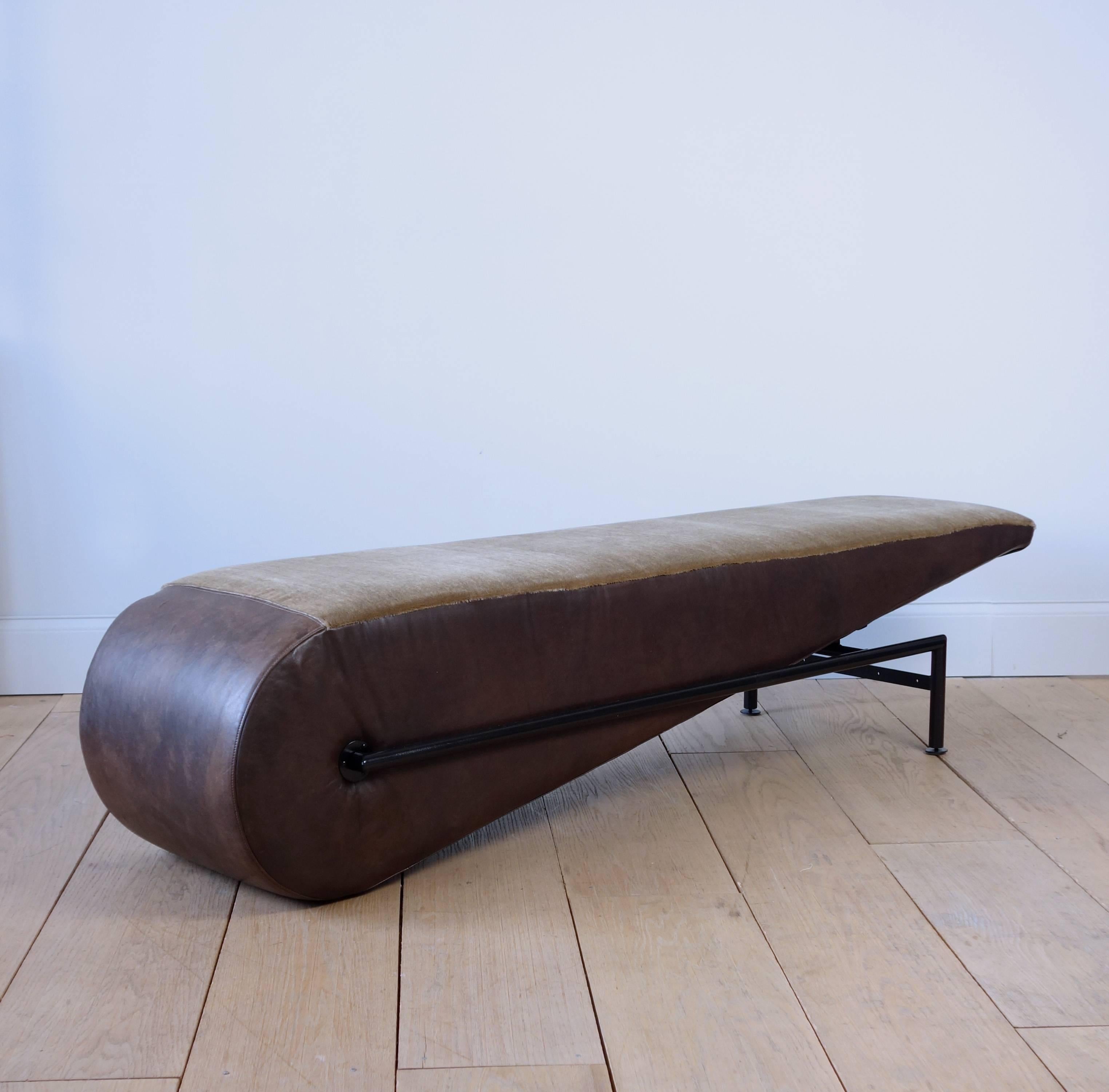 A cantilevered daybed designed by the Swedish Jonas Bohlin for Källemo in 1987 and exhibited at Salon Art & Design in the same year, in the Grand Palais, Paris. Bohlin won the Georg Jensen prize in 1988. Only 10-15 of the daybed were produced,