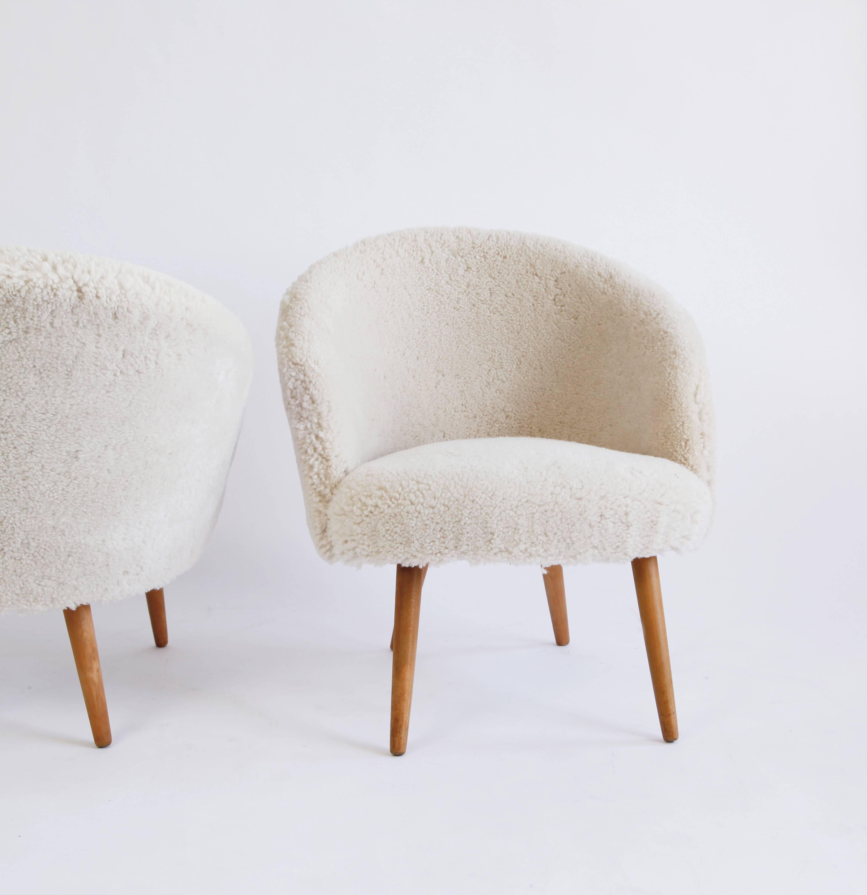 Pair of Easy Chairs by Ejvind A. Johansson In Excellent Condition In New York, NY