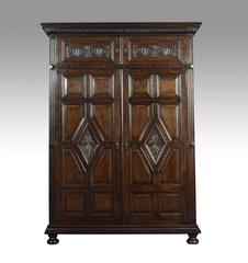 Large Oak Hall Robe