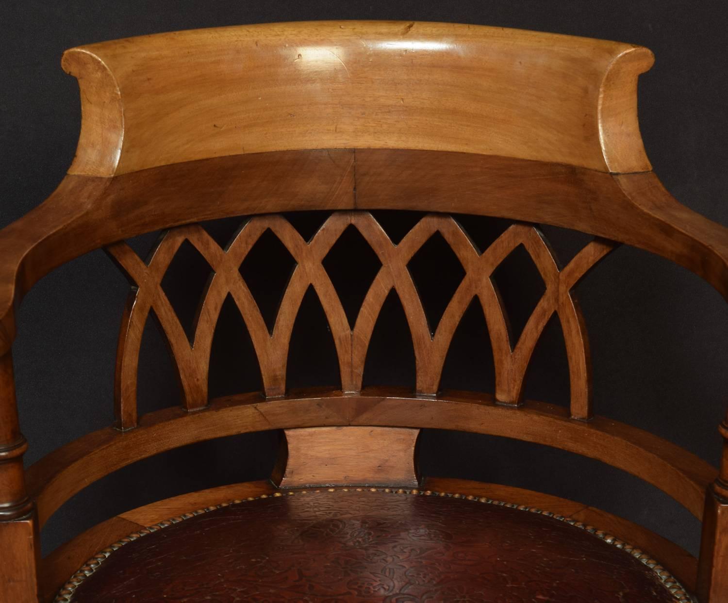 Late 19th century walnut revolving office chair with pierced back above circular tooled leather upholstered seat. Raised up on four fine cabriole legs terminating in ceramic castors.
Dimensions
Height 32.5 inches height to seat 20.5 inches
Width