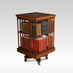 Bibliothèque tournante en acajou incrusté de style édouardien
