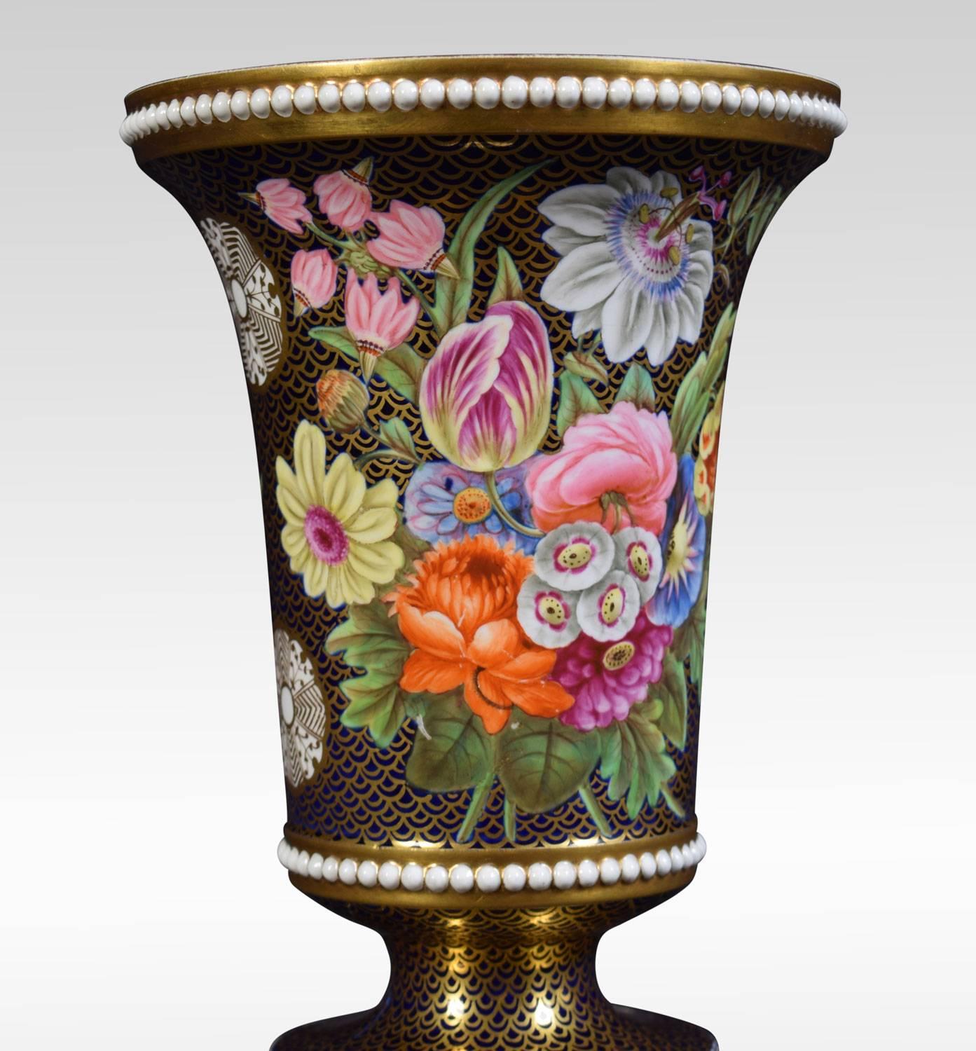 A fine Regency period Spode porcelain spill vases. Of trumpet form with white beaded pearl bands and decorated with painted flowers and fruit on a solid gold background.
Dimensions
Height 6.5 inches
Width 5 inches
Depth 5 inches.