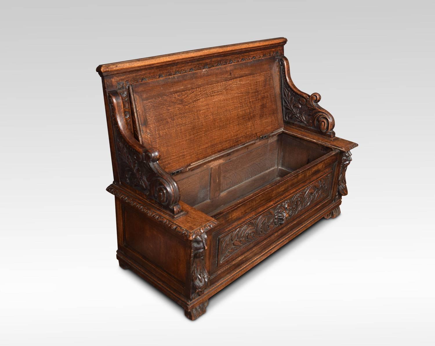 Carved Oak Hall Settle In Excellent Condition In Cheshire, GB