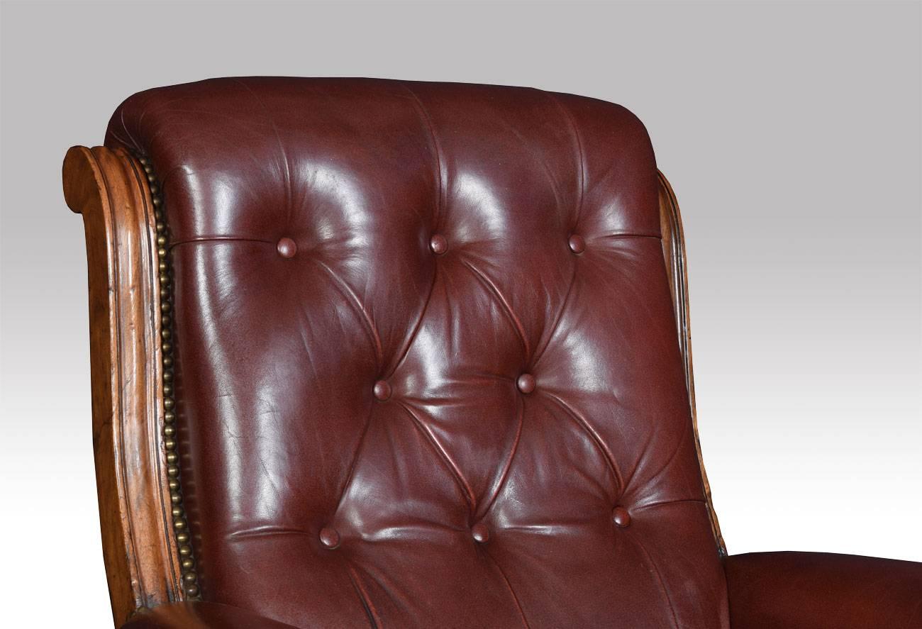 Victorian Burgundy Leather Upholstered Mahogany Framed Armchair In Good Condition In Cheshire, GB