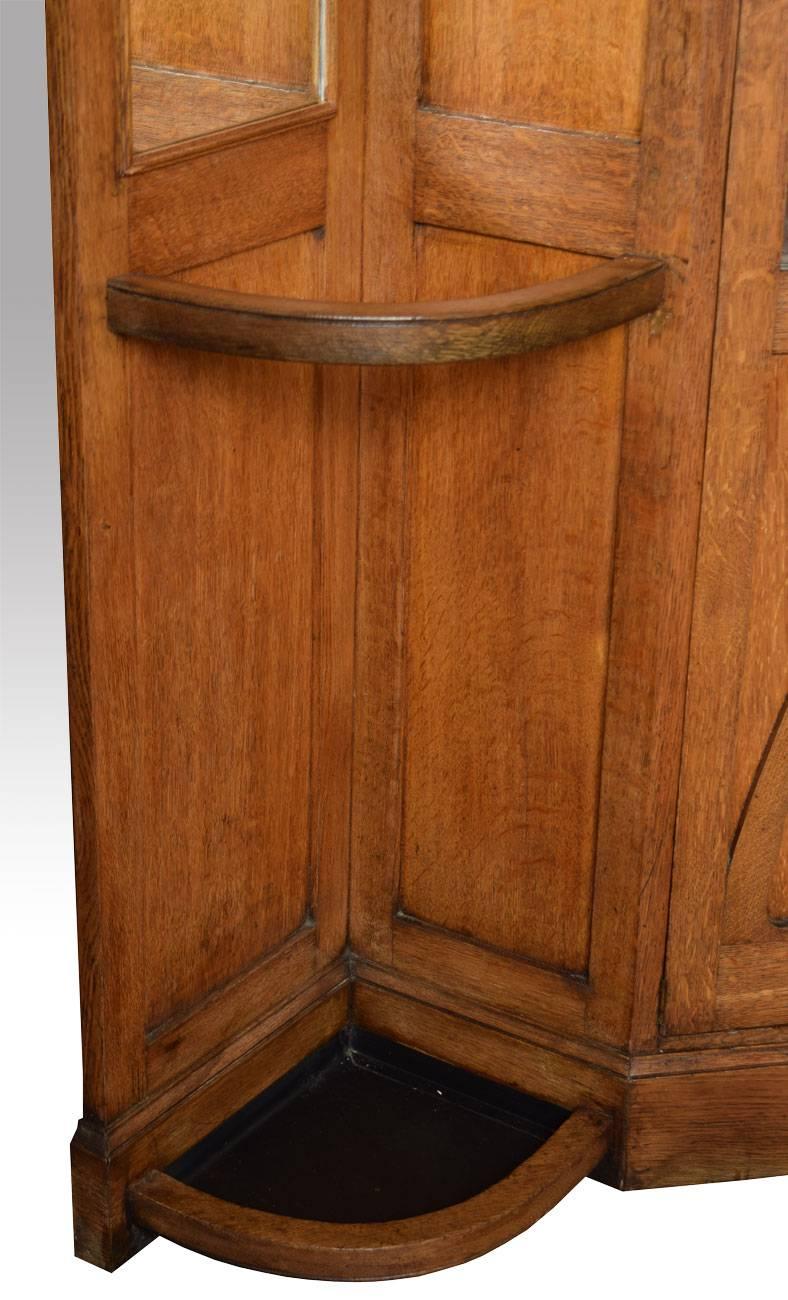 Arts and Crafts oak corner hallstand  In Excellent Condition In Cheshire, GB