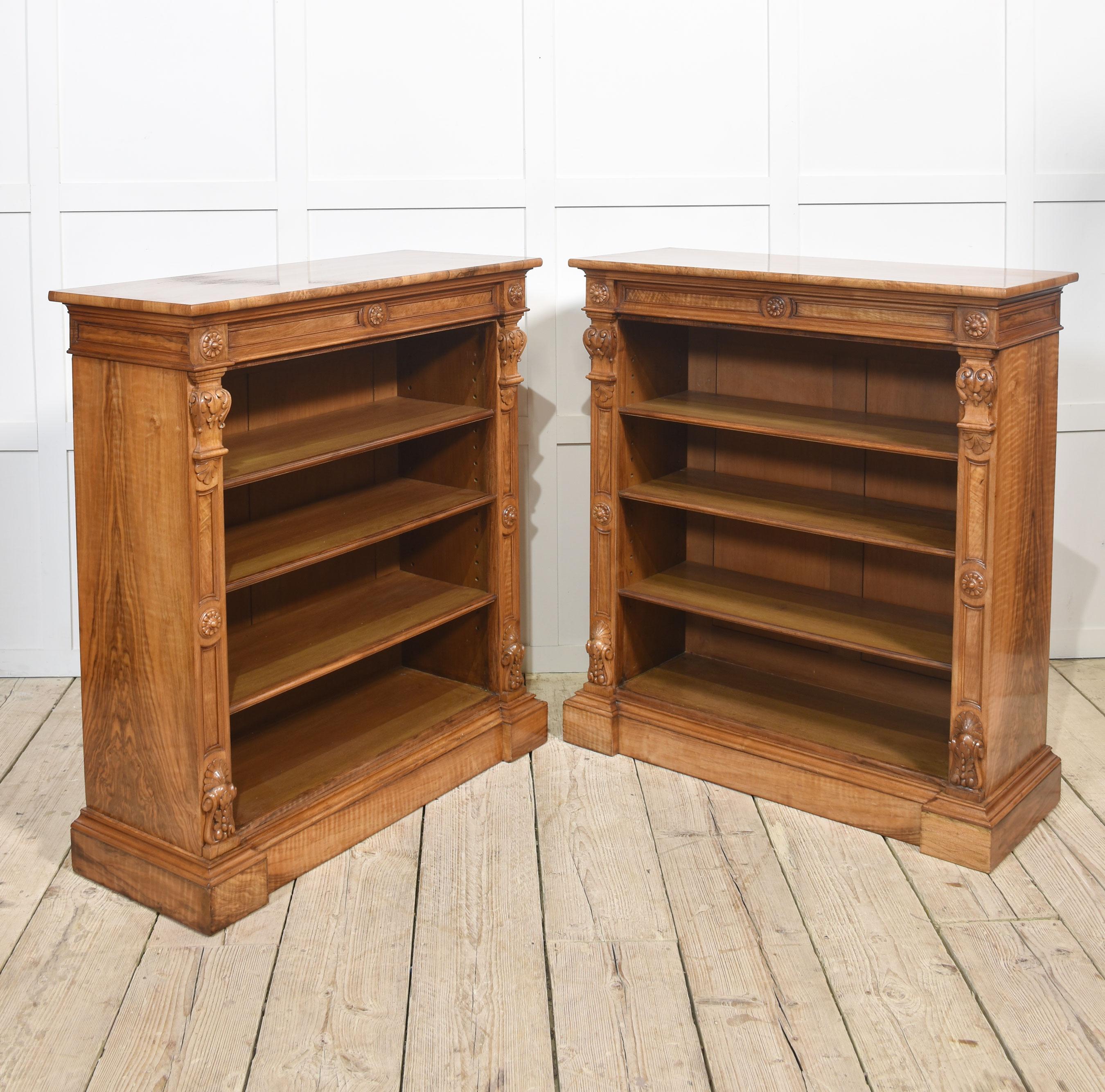 Pair of 19th century walnut open bookcases In Good Condition For Sale In Cheshire, GB