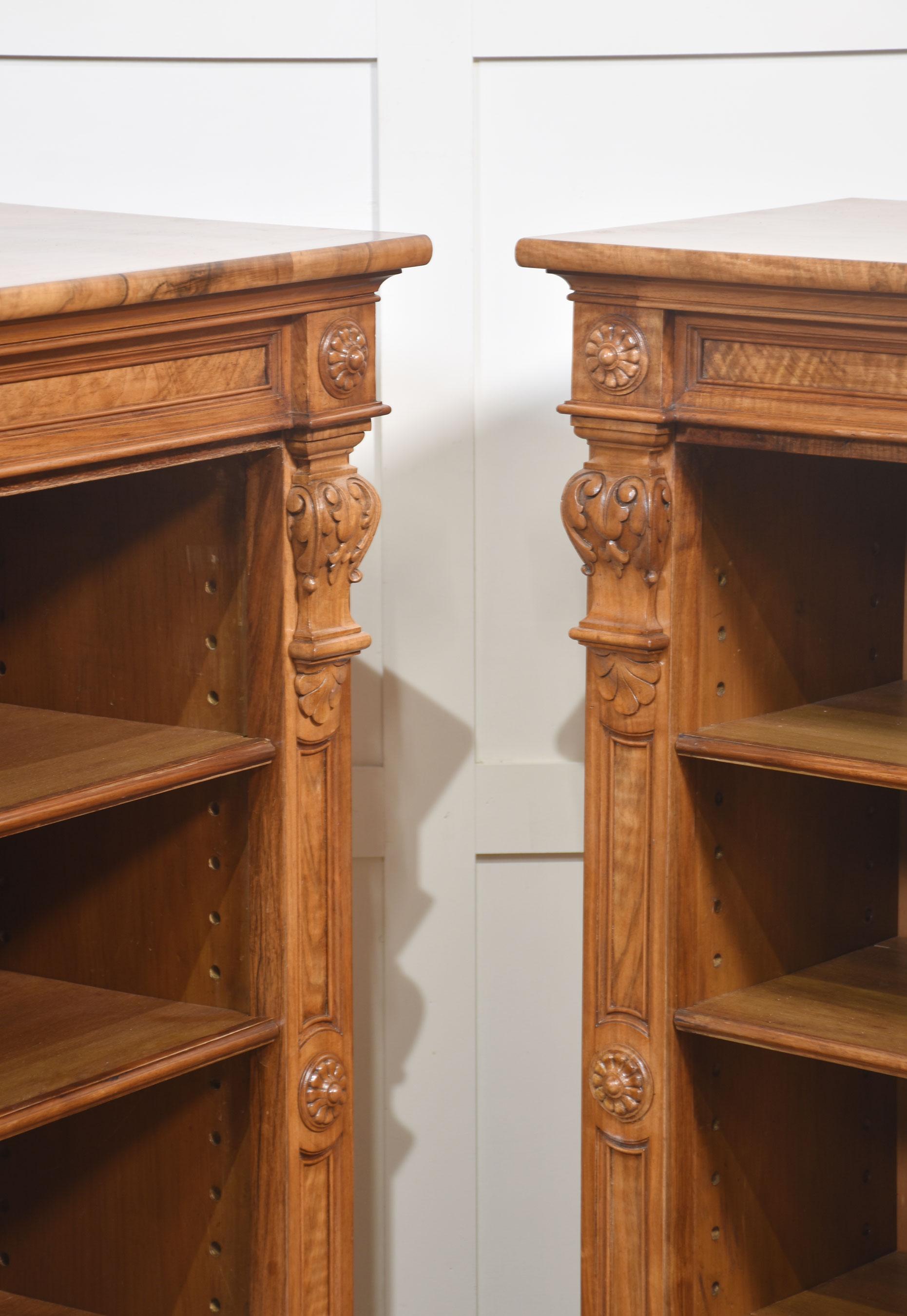 19th Century Pair of 19th century walnut open bookcases For Sale