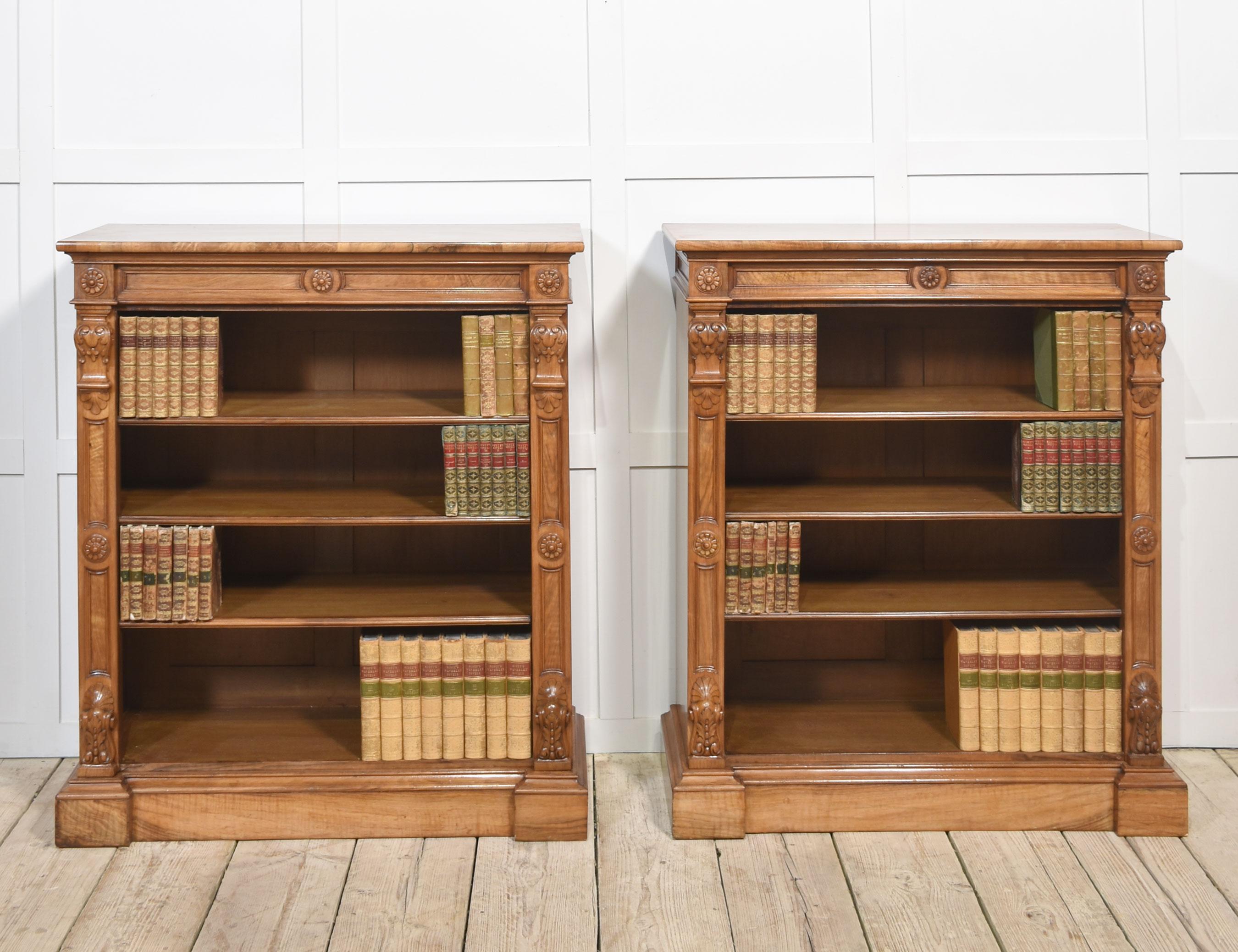 Pair of 19th century walnut open bookcases For Sale 3
