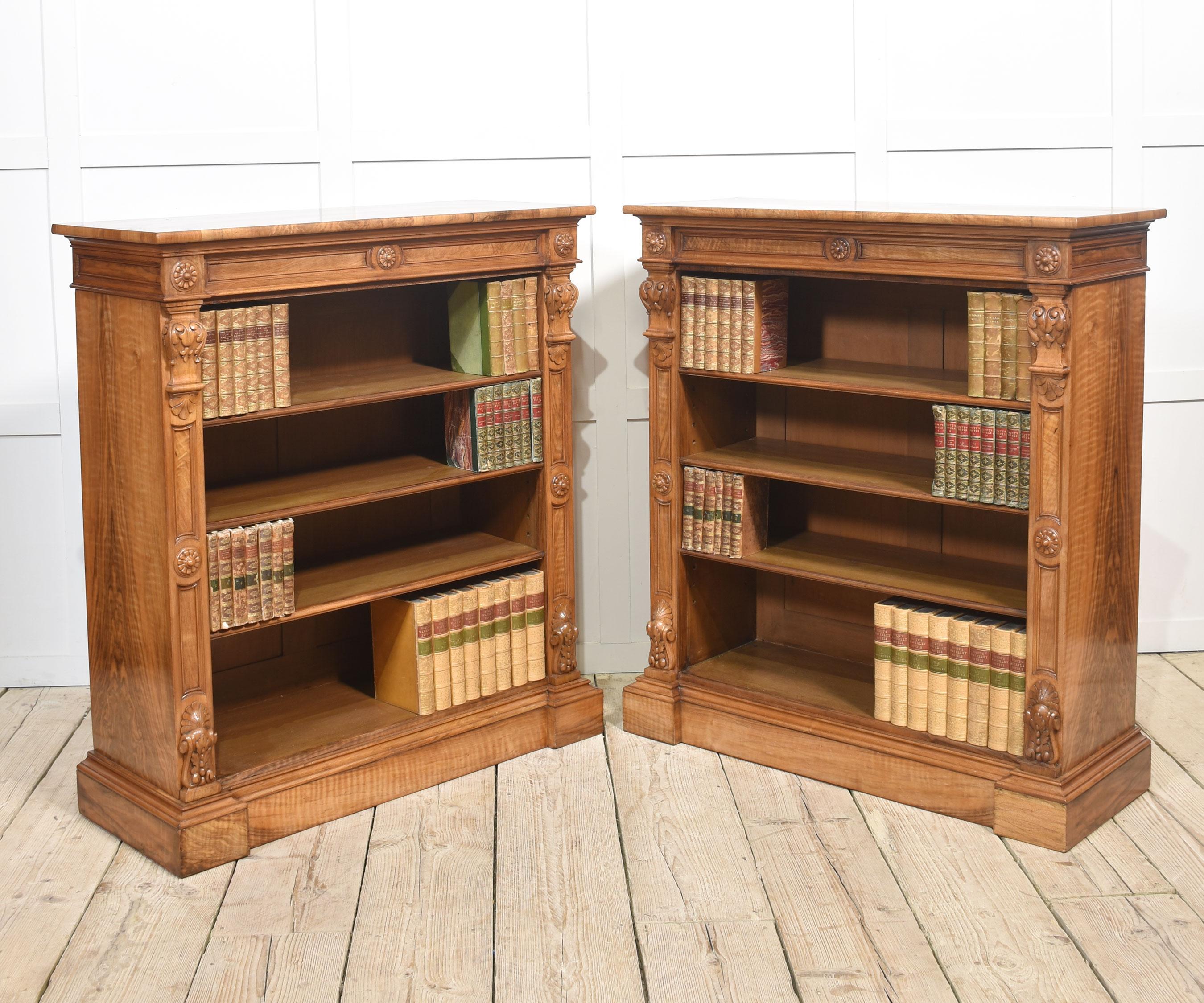 Pair of 19th century walnut open bookcases For Sale 7