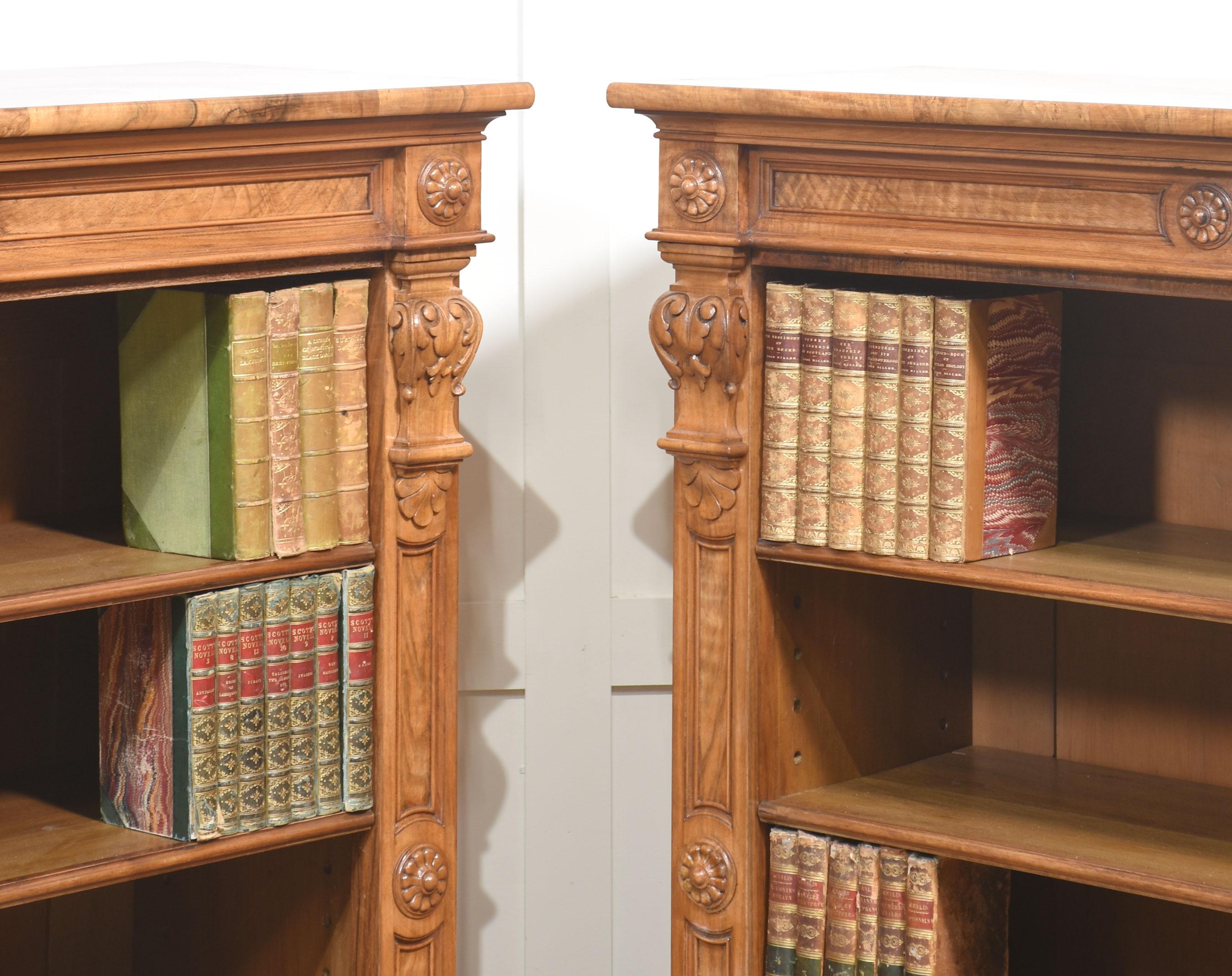 Pair of 19th century walnut open bookcases For Sale 8