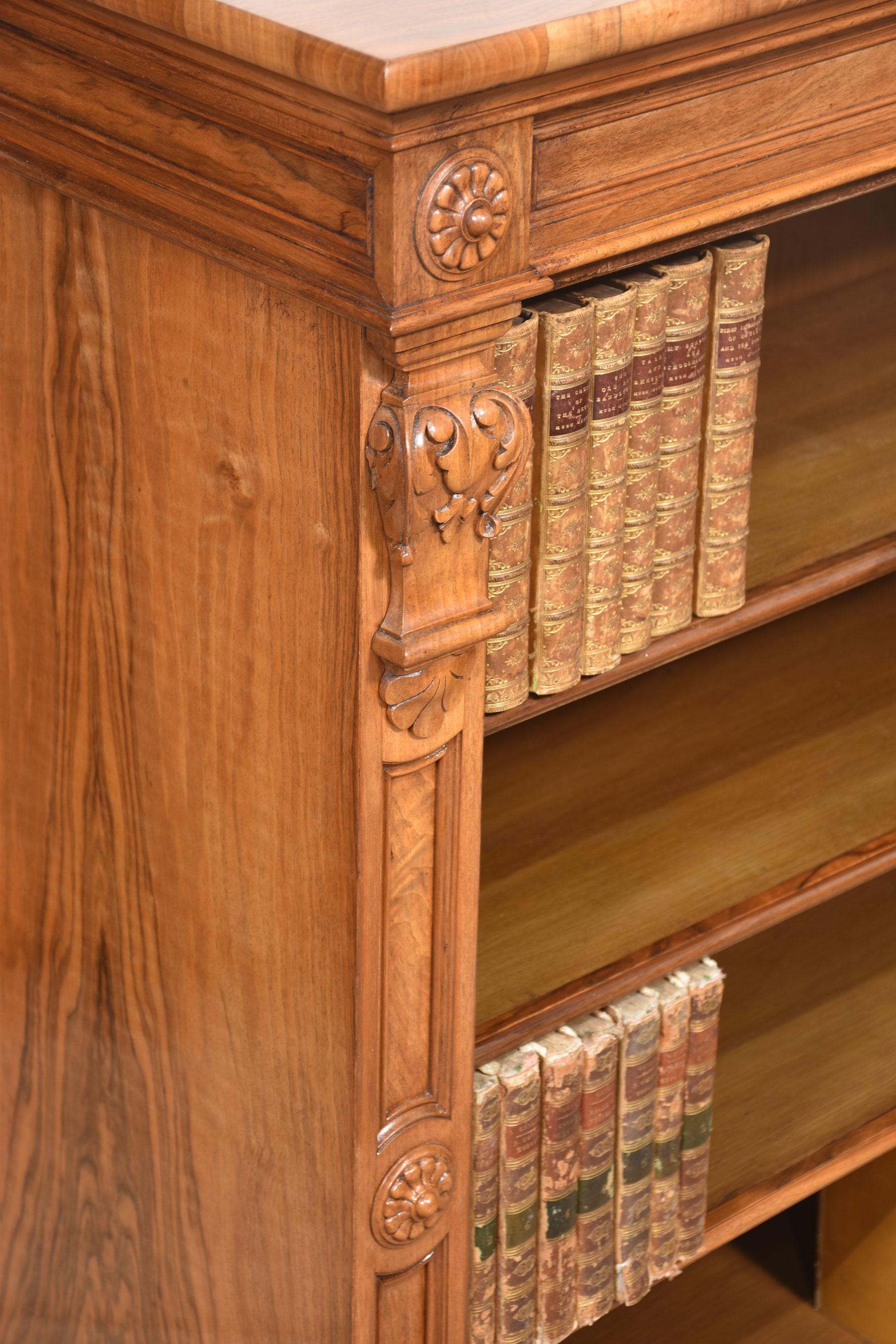 Pair of 19th century walnut open bookcases For Sale 11
