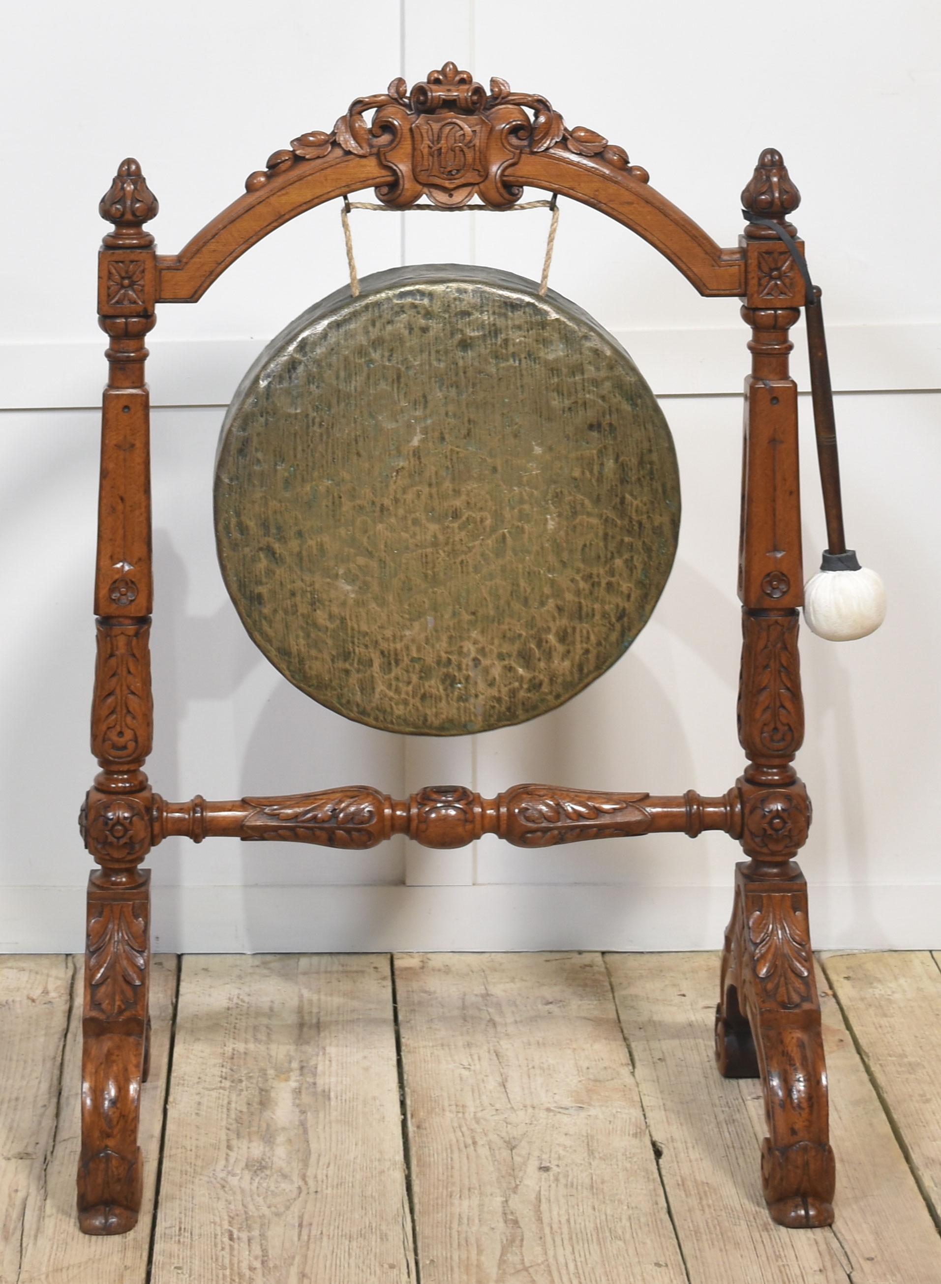 Quercia Gong da pranzo con cornice in Oak in vendita