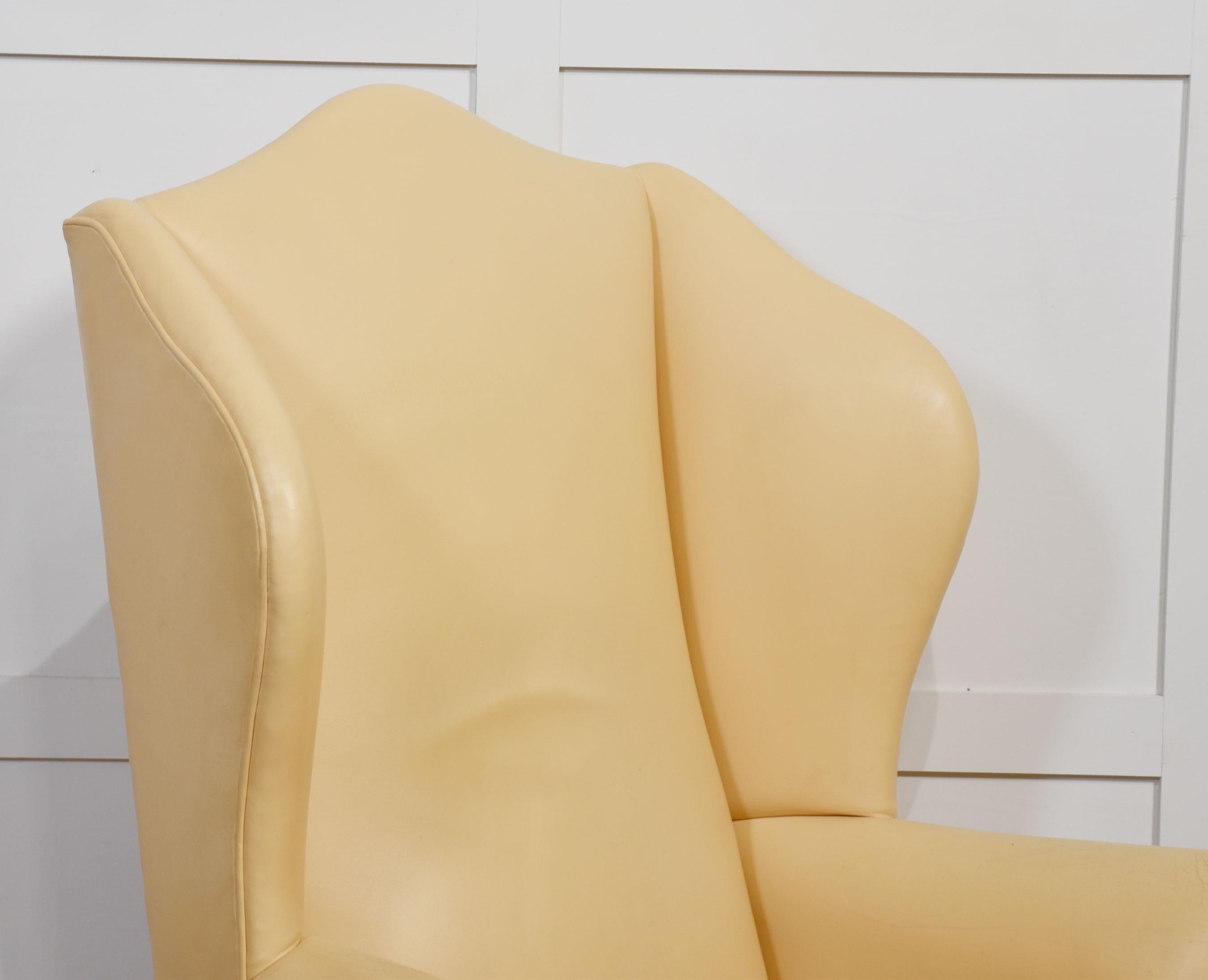 Britannico Poltrona wingback in stile georgiano in vendita