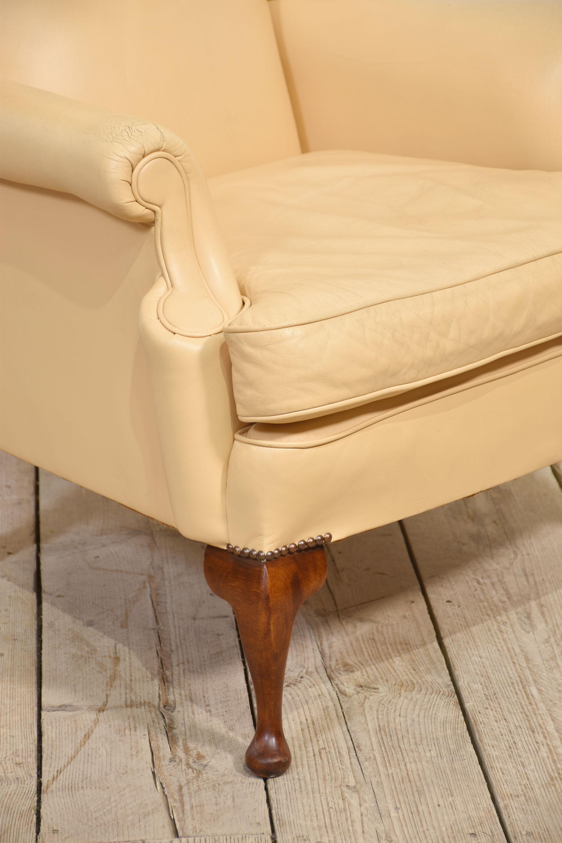 XX secolo Poltrona wingback in stile georgiano in vendita