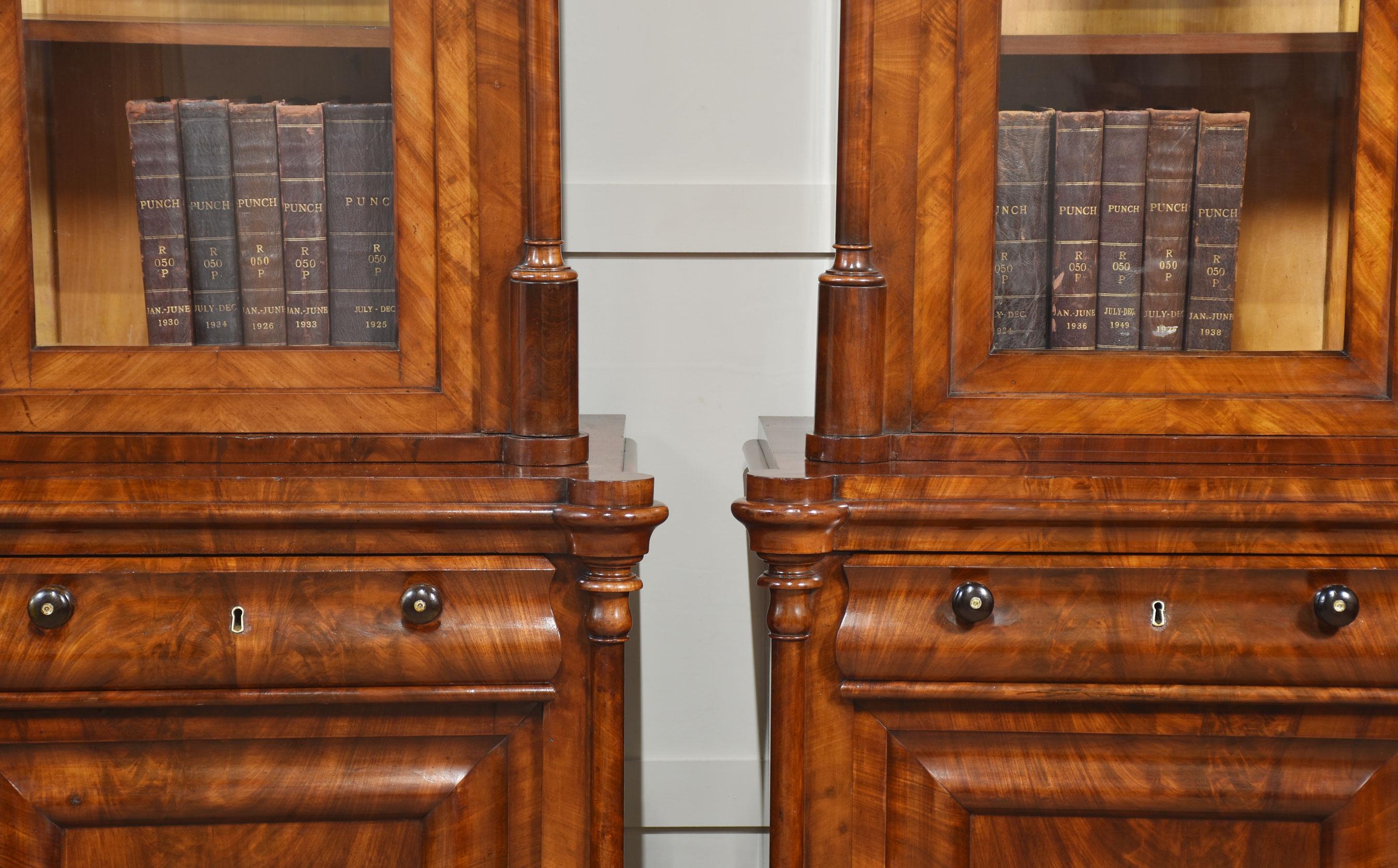 Coppia di librerie da biblioteca in mogano In condizioni buone in vendita a Cheshire, GB