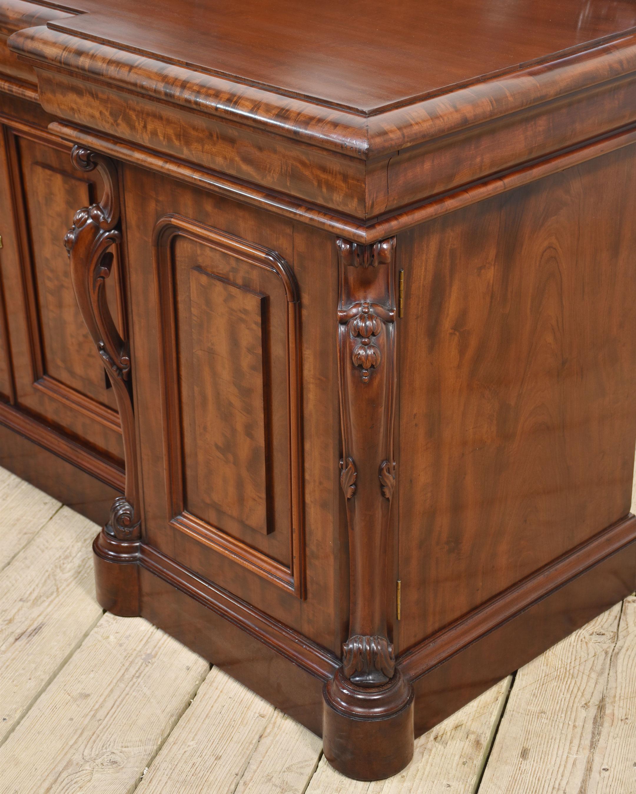 Large figured mahogany breakfront sideboard For Sale 3