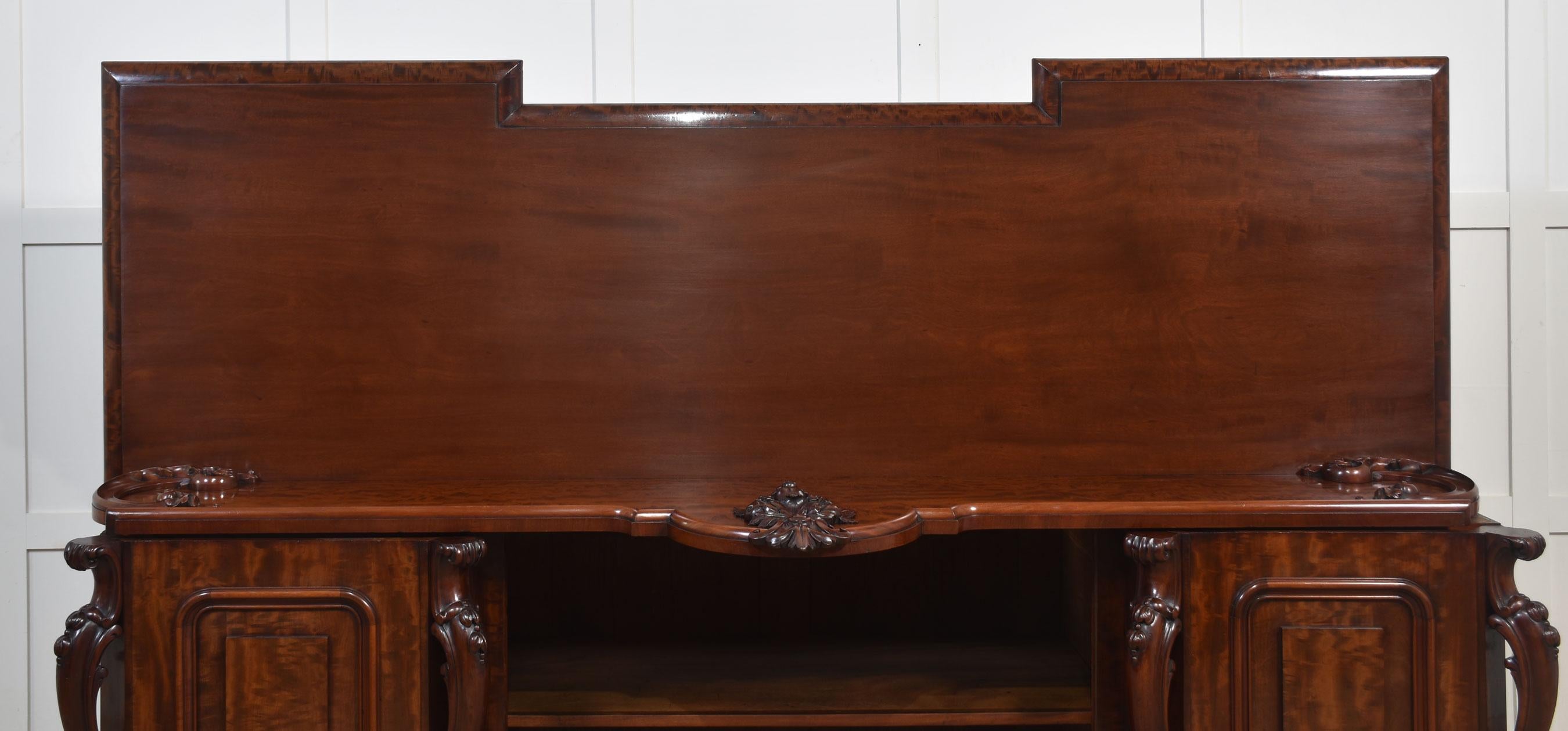 Large figured mahogany breakfront sideboard For Sale 6