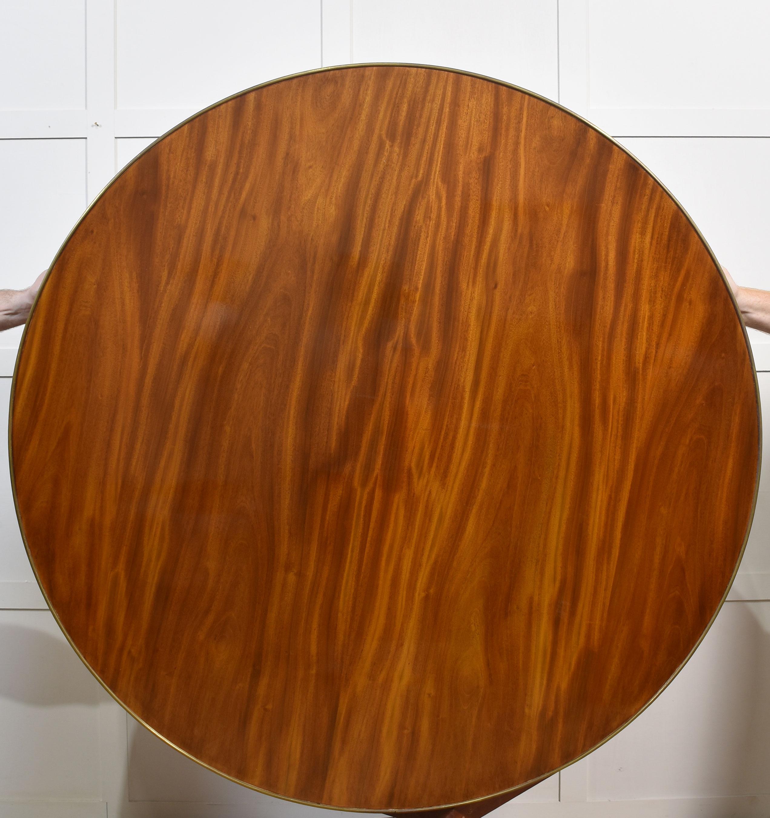 Mahogany circular coffee table For Sale 3