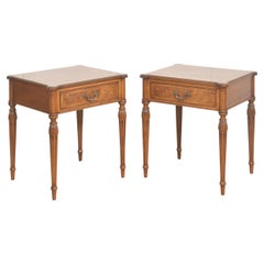 Paire de tables d'appoint édouardiennes en noyer avec incrustations
