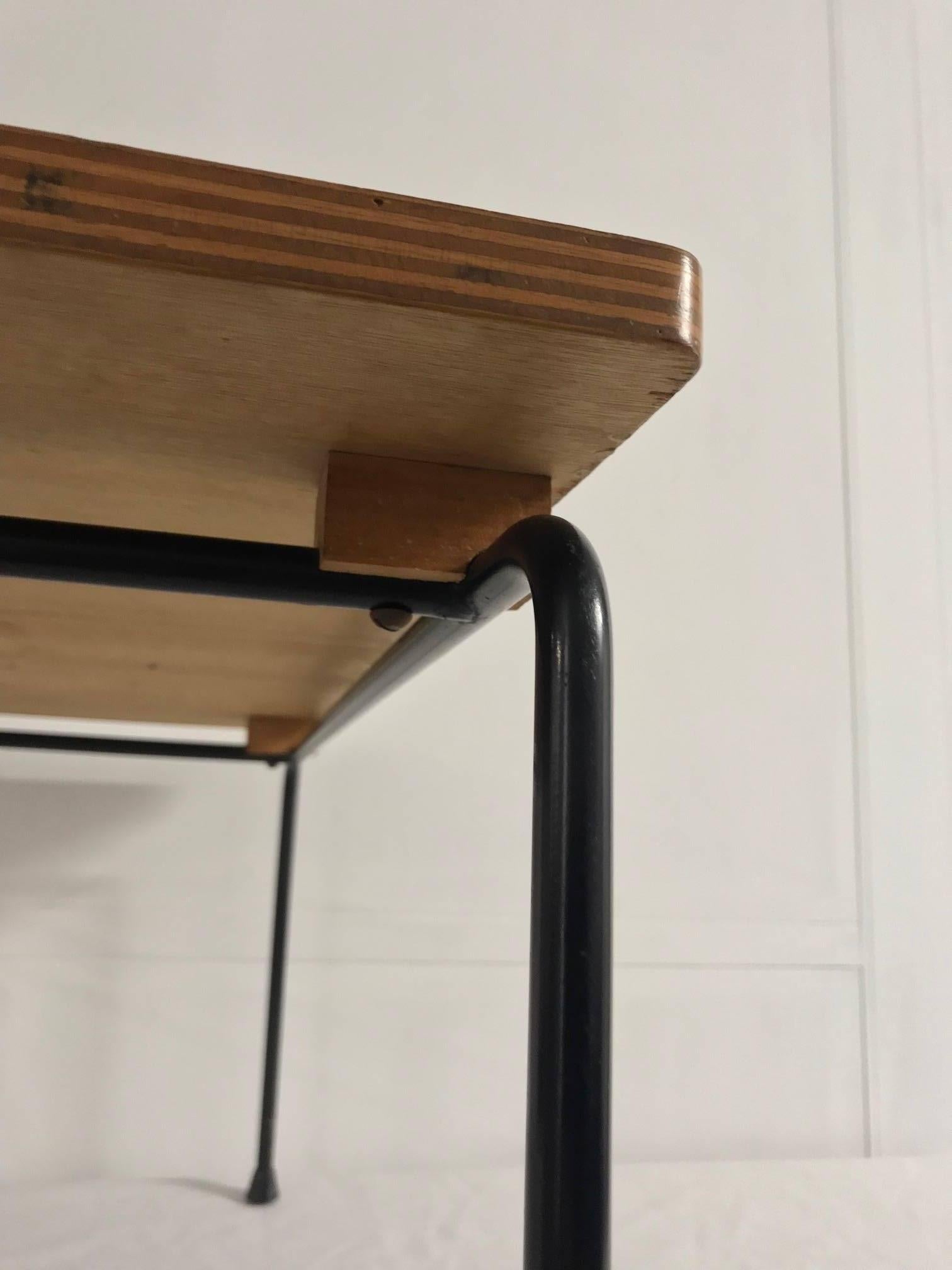 Milieu du XXe siècle Table basse CM192 de Pierre Paulin en vente