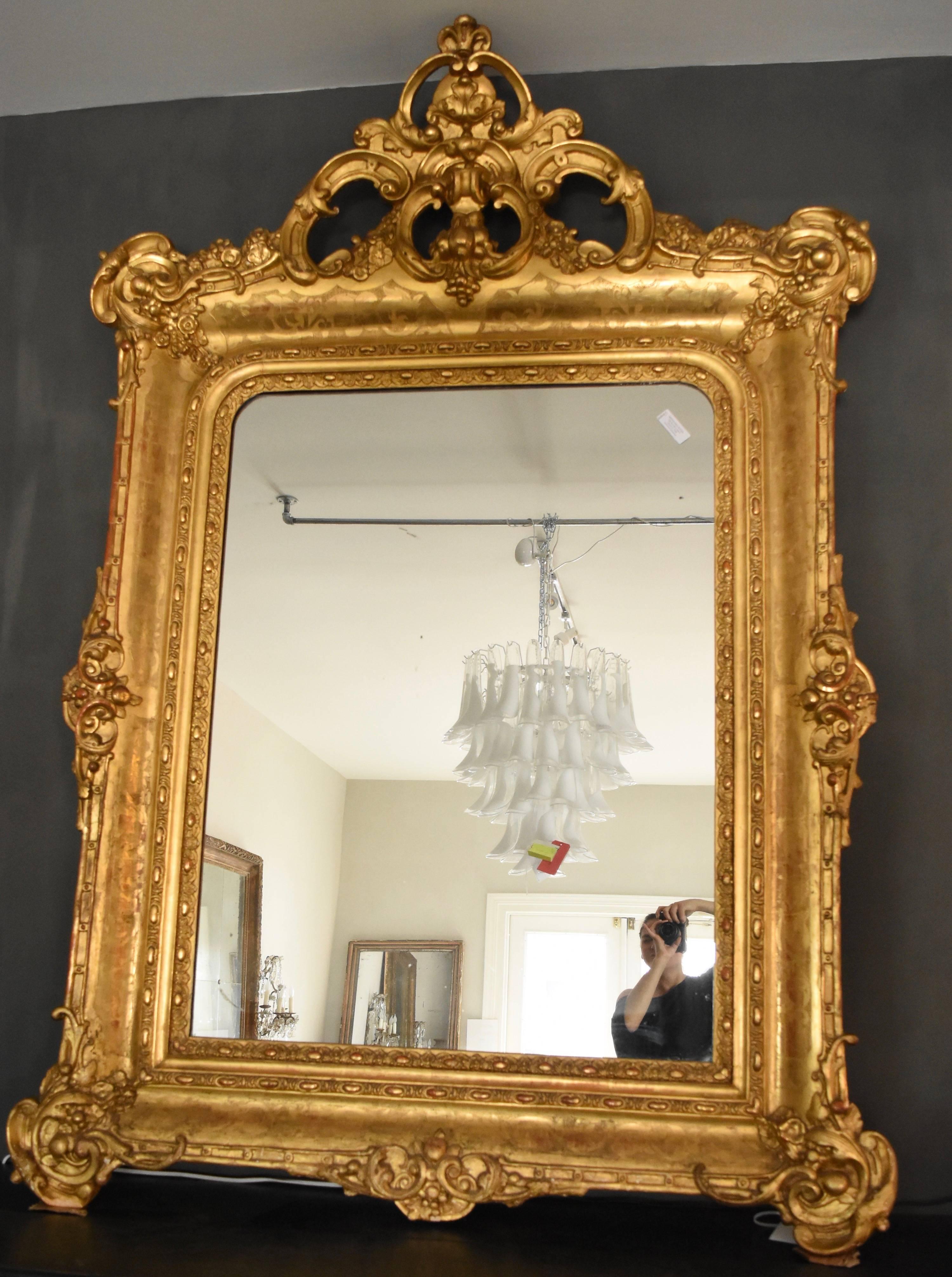 Giltwood 19th Century Italian Carved Venetian Gold Gilt Mirror with Original Mercury Gla