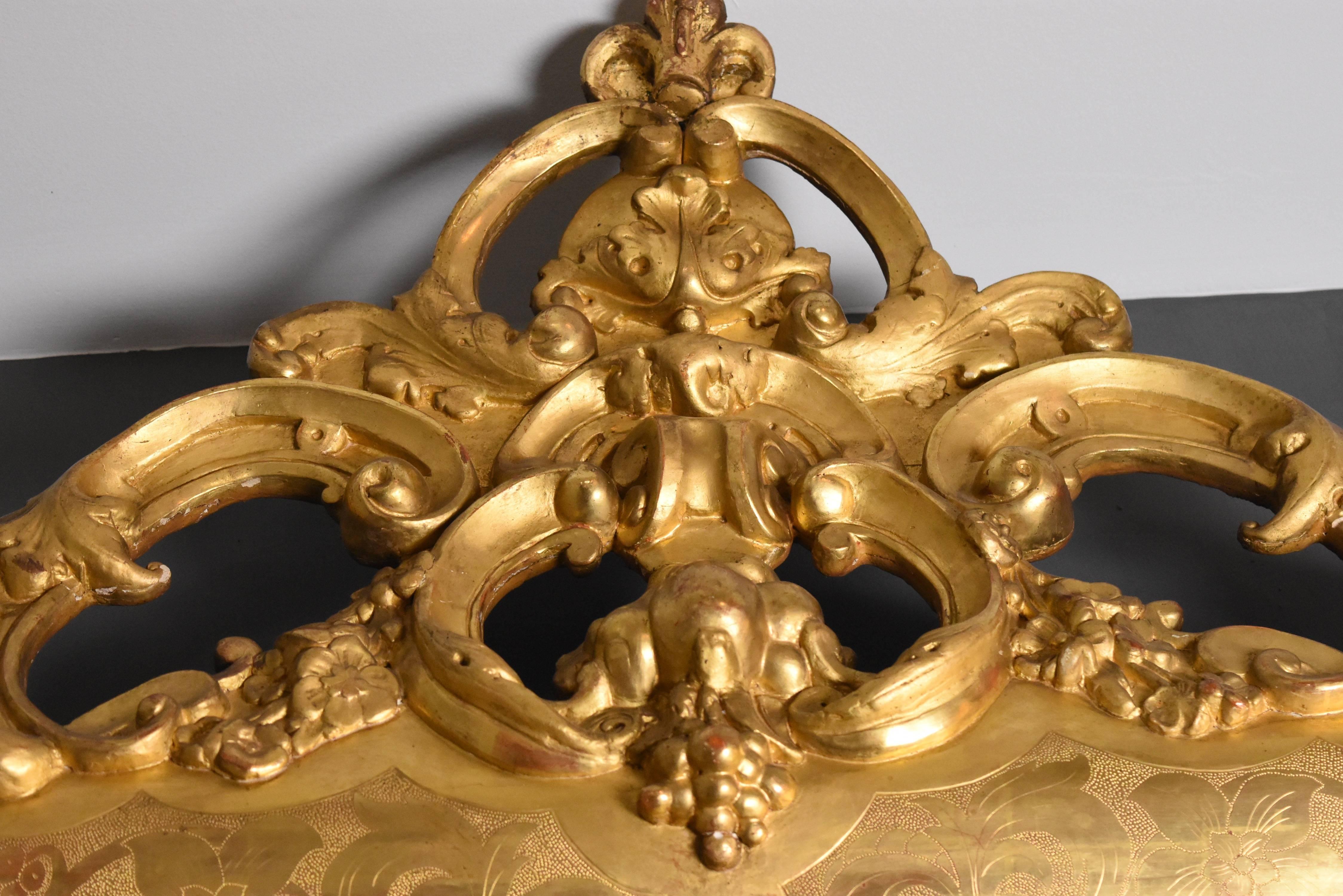 Hand-Carved 19th Century Italian Carved Venetian Gold Gilt Mirror with Original Mercury Gla
