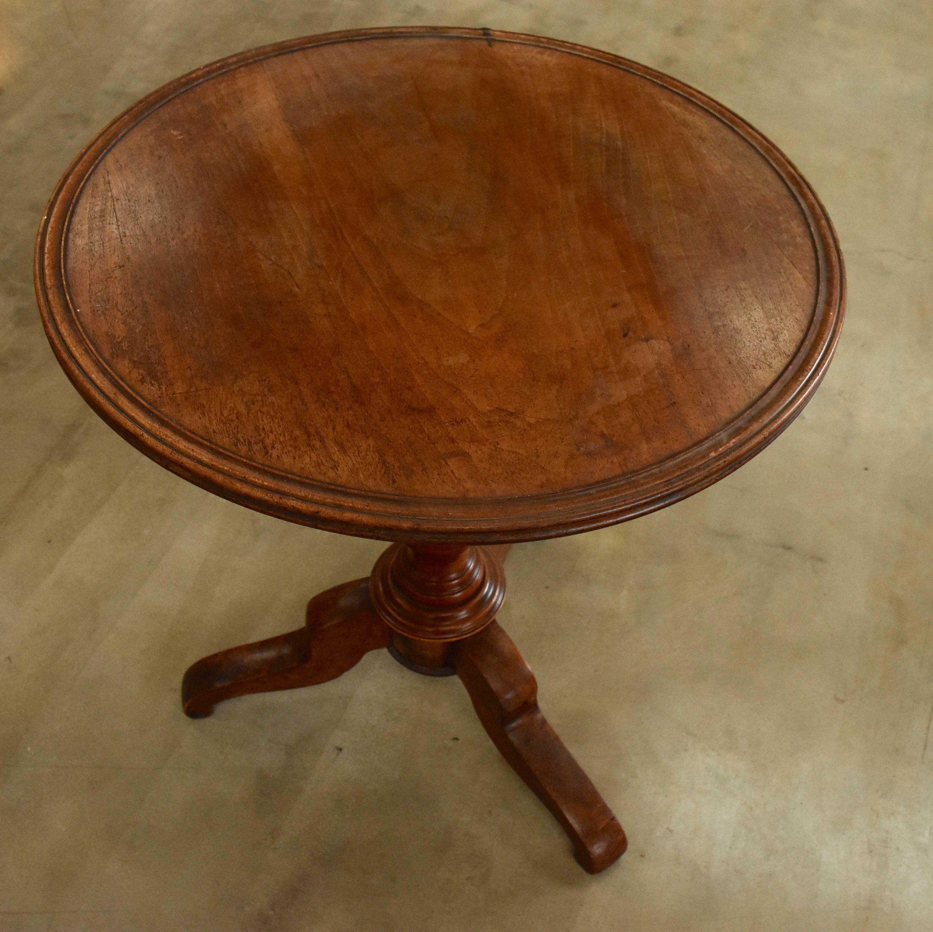 19th Century Walnut Tilt-Top Pedestal Side Table from France In Good Condition In Houston, TX