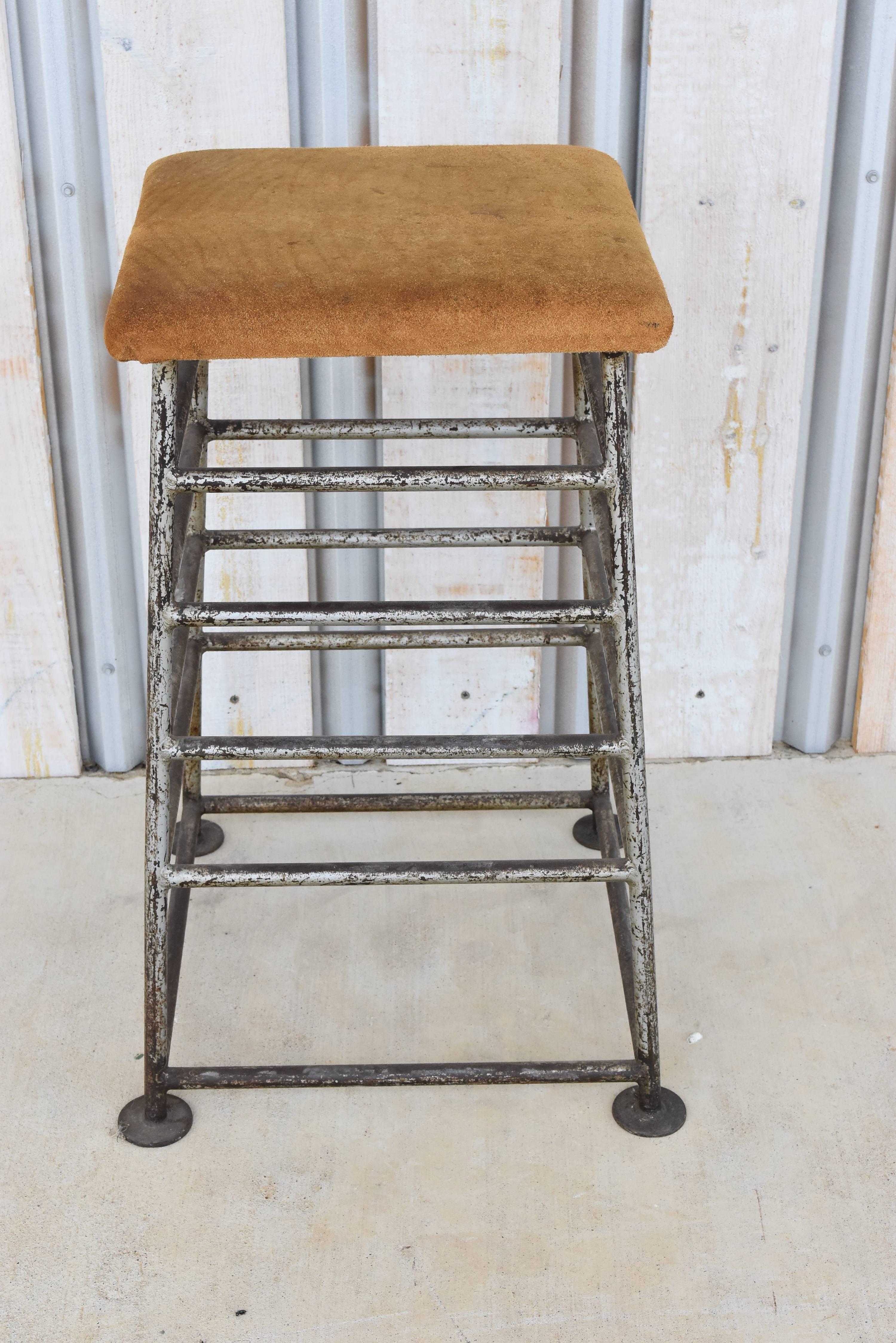 How cool is this. It was formerly used in an old gym and now perfect for a barstool or pedestal for a sculpture.