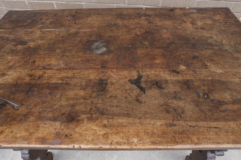 17th Century, Walnut Italian Table with Iron Stretcher In Good Condition For Sale In Houston, TX