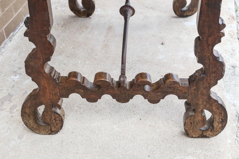 17th Century, Walnut Italian Table with Iron Stretcher For Sale 2