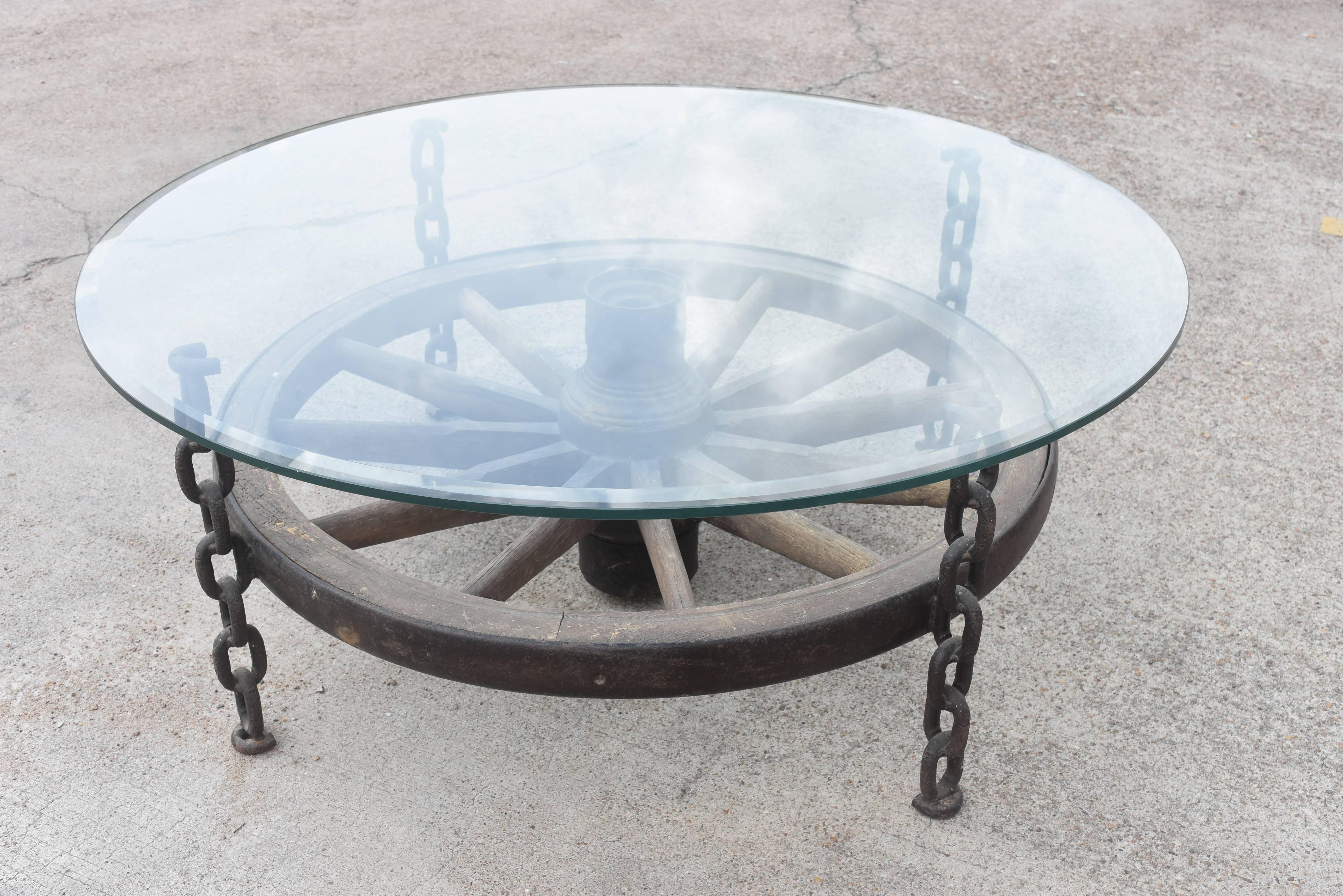 Turn of the Century French Wagon Wheel Chain Link Leg Coffee Table with Glass In Good Condition In Houston, TX