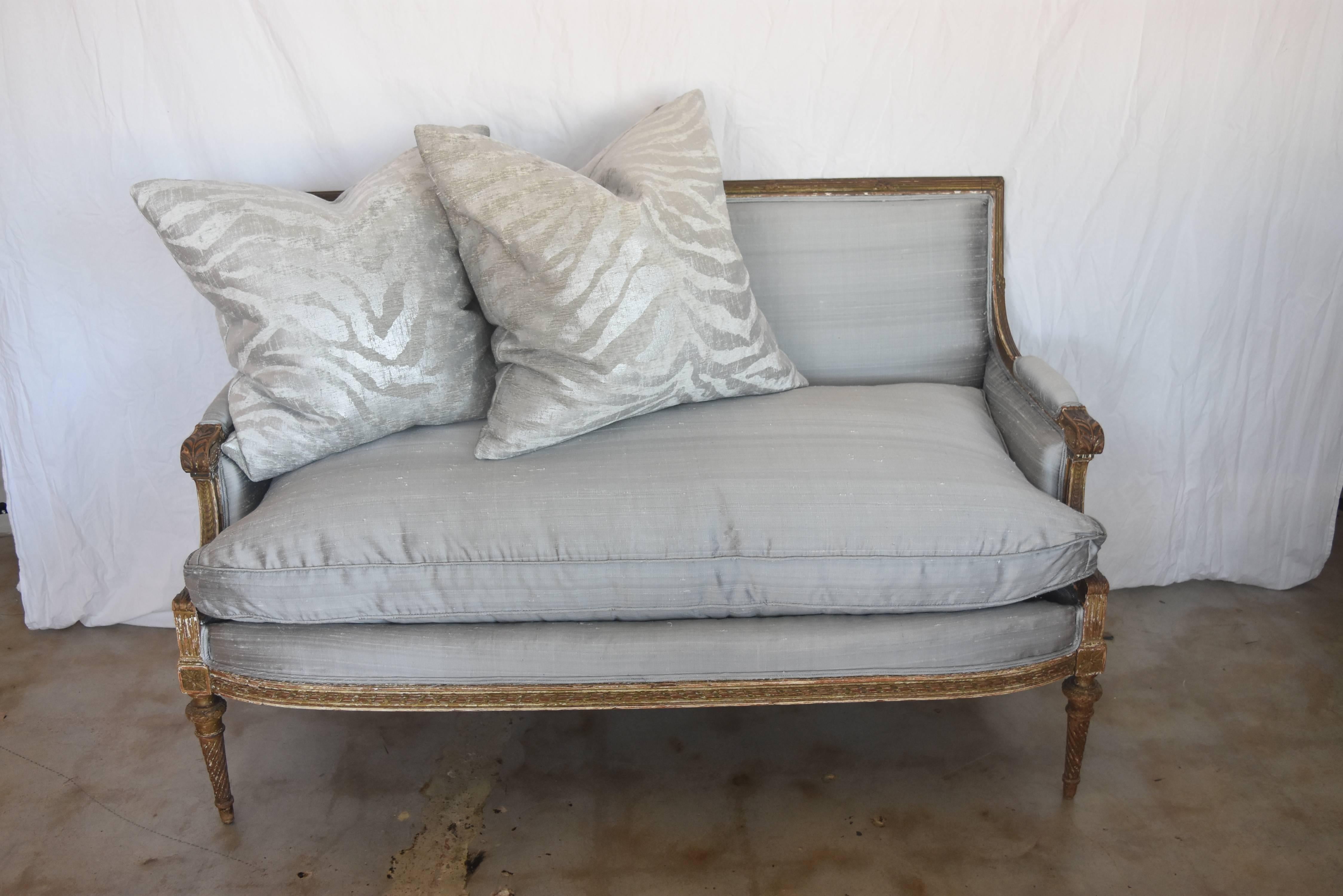 19th Century French Louis XVI Gold Gilt Settee with Light Gray Raw Silk and Down 5