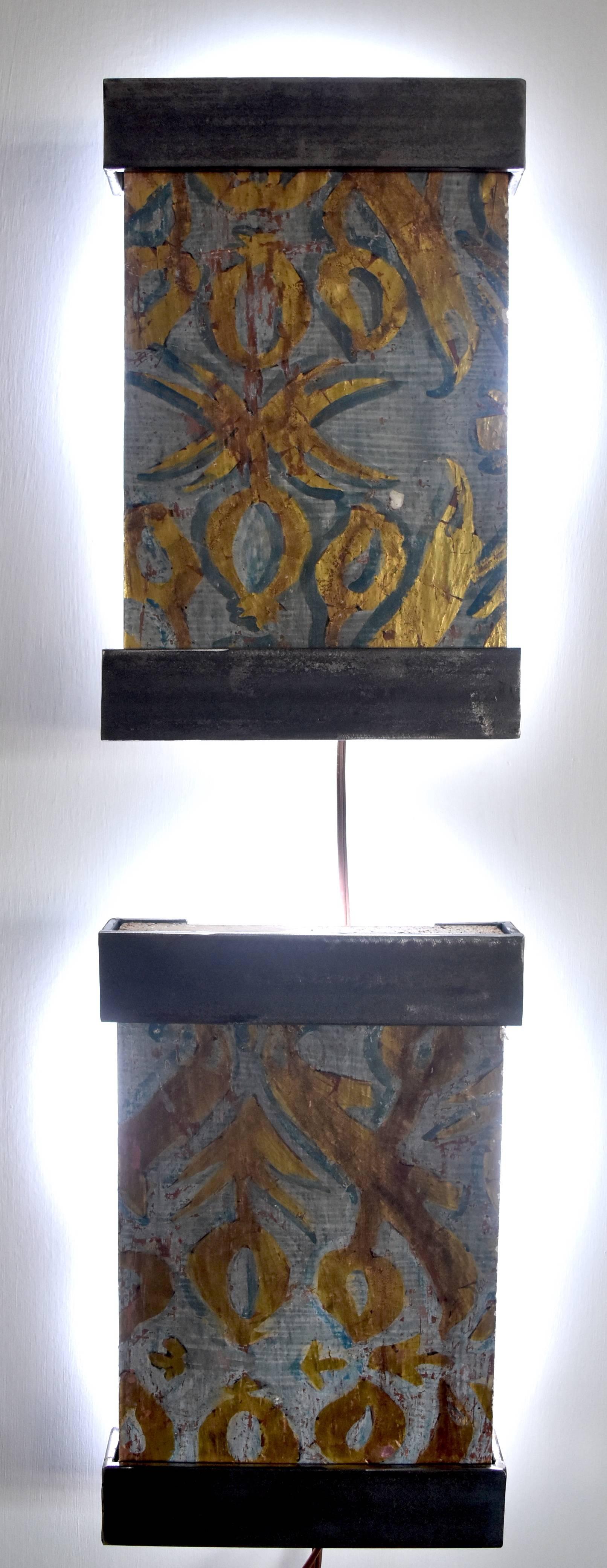Moderne, rückseitig beleuchtete Wandleuchter aus Eisen, portugiesische Altarplatten aus dem 17. Jahrhundert im Angebot 2