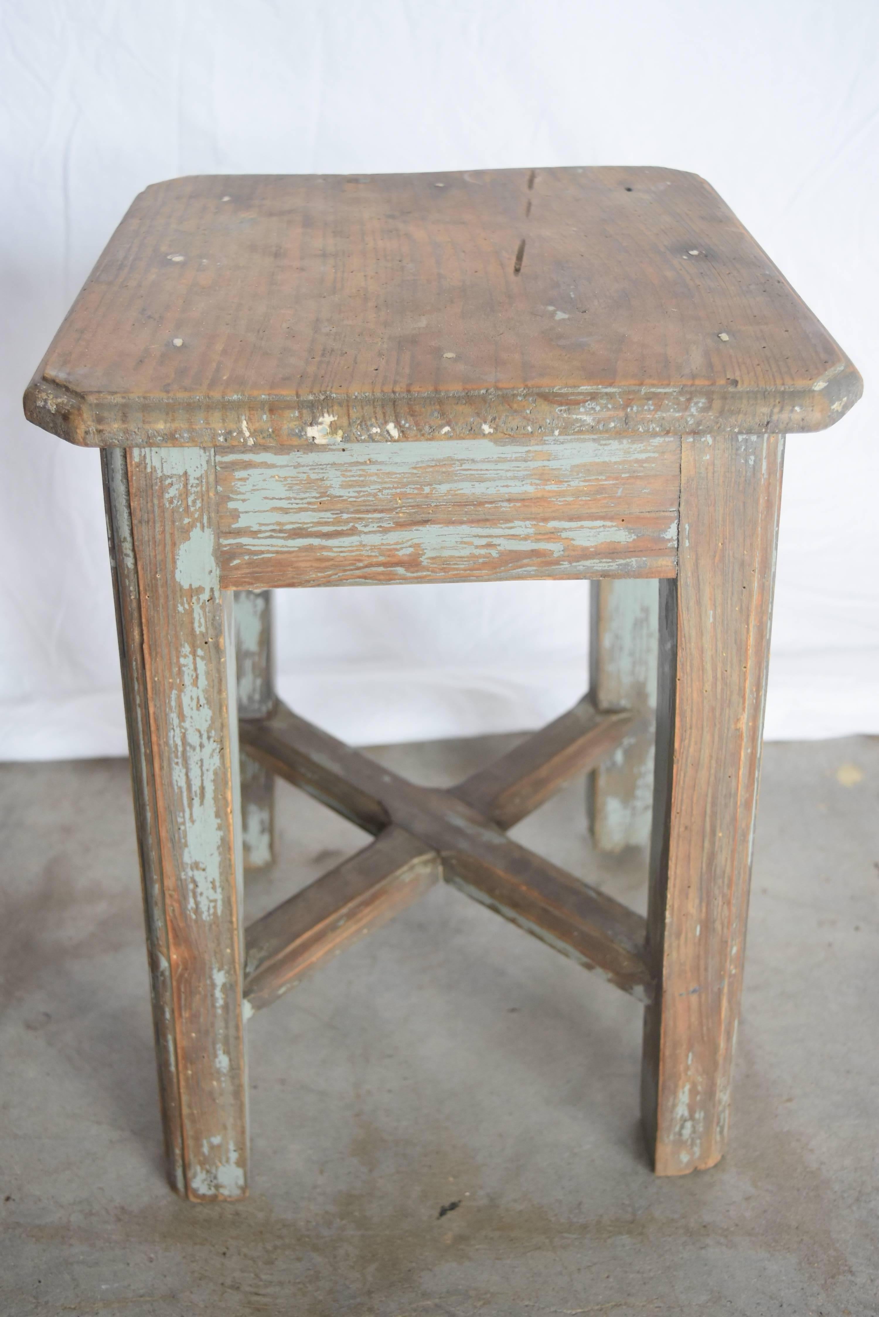 French Oak Painted Pair of Stools, circa 1900 In Fair Condition In Houston, TX