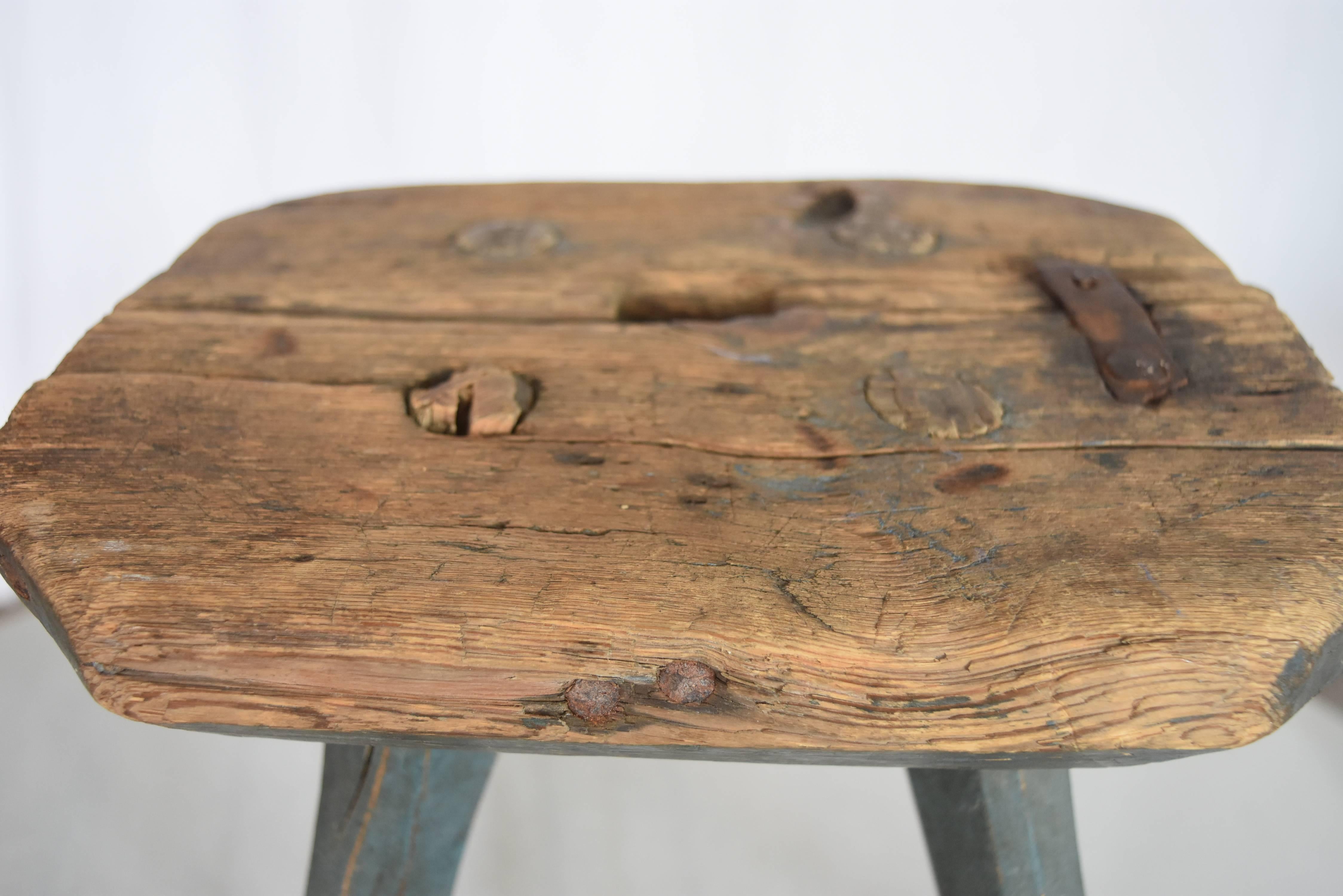 19th Century Swedish Painted Blue Folk Art Stool or Small Side Table In Fair Condition In Houston, TX